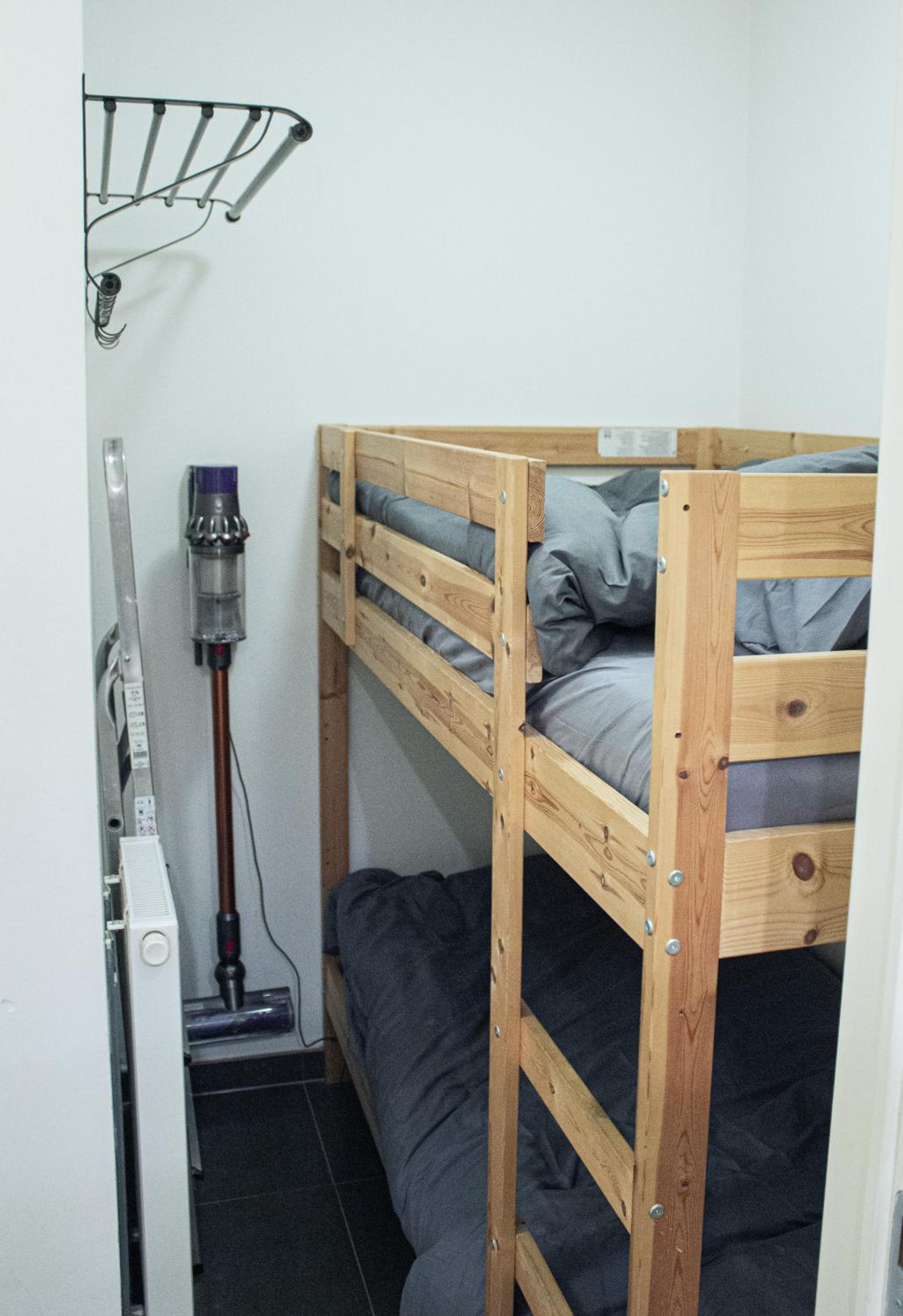 One-Bedroom Apartment photo 3