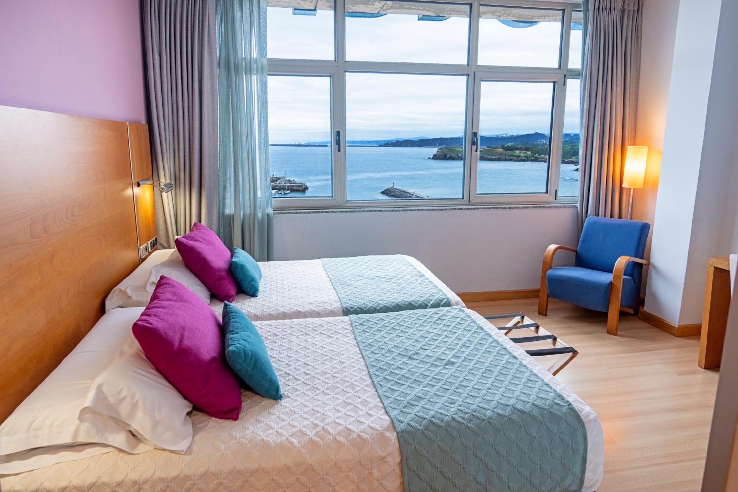2 Single Beds, Superior Room, Sea View - Photo 3