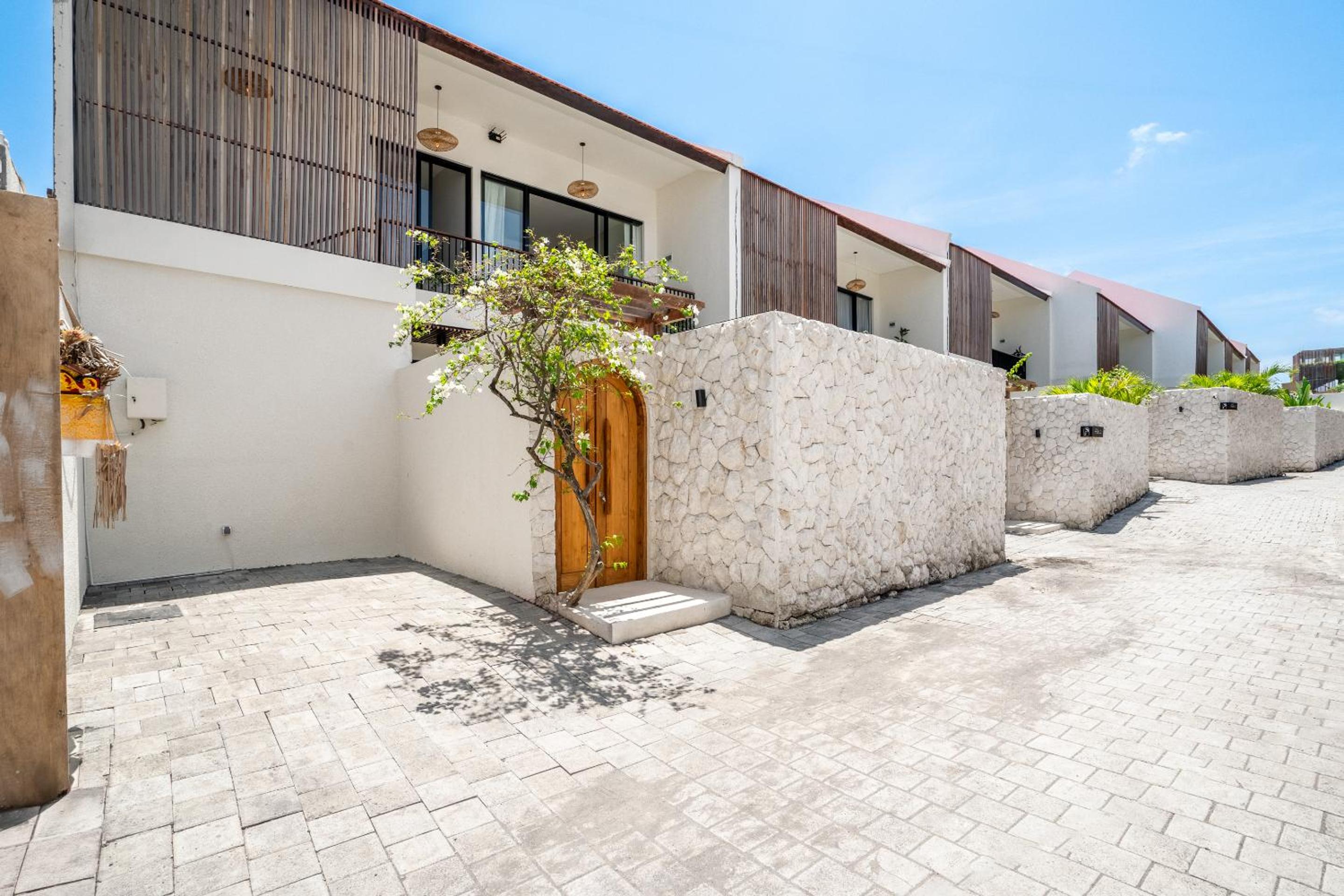 Villa photo 2