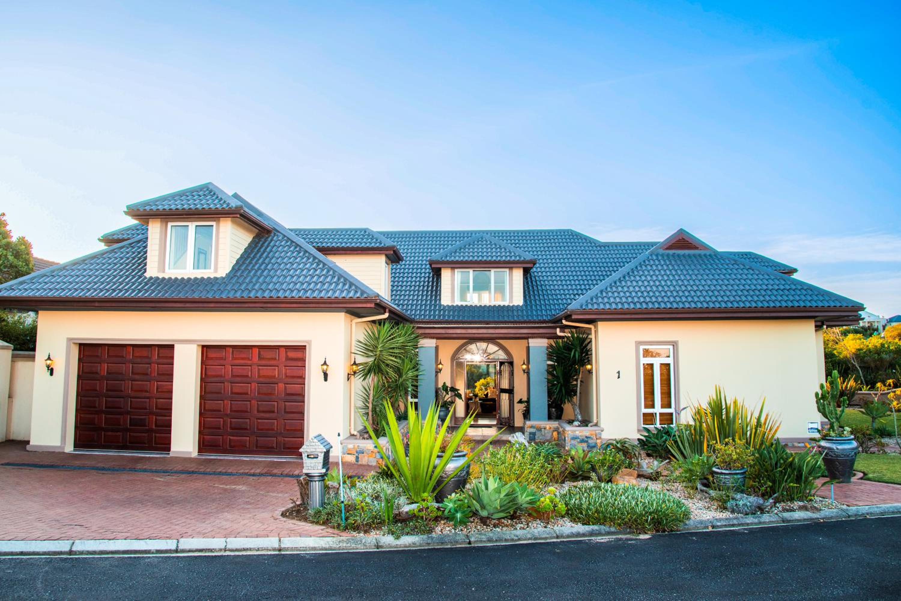 Four-Bedroom House - Photo 73