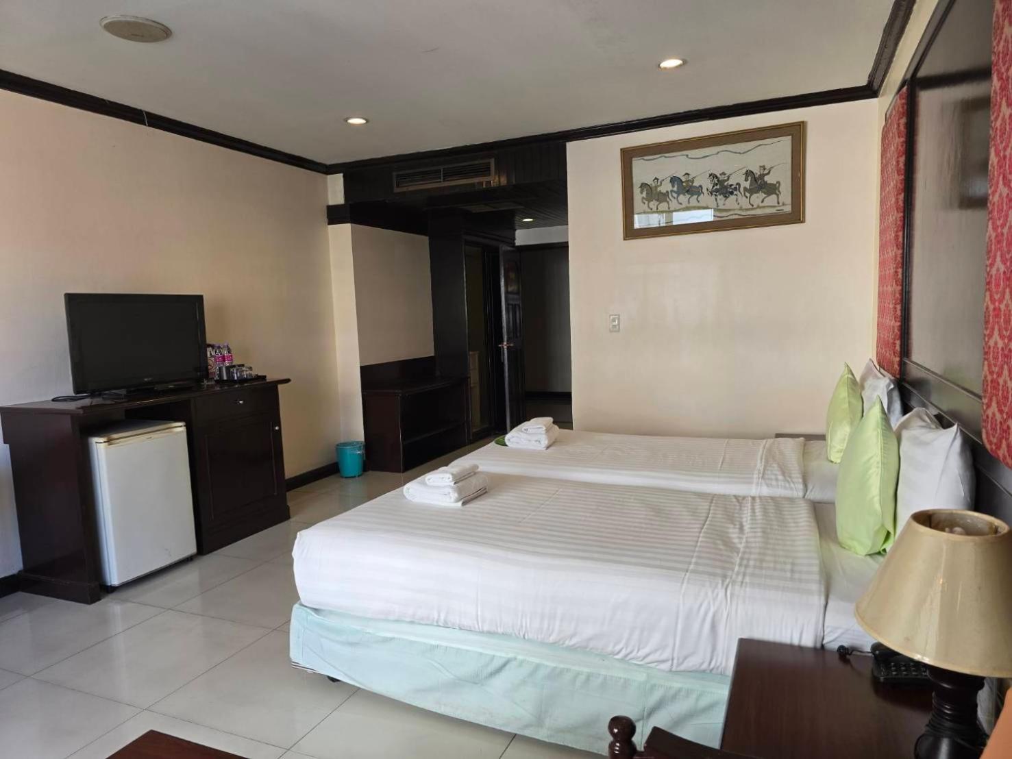 Standard Double or Twin Room - Photo 3