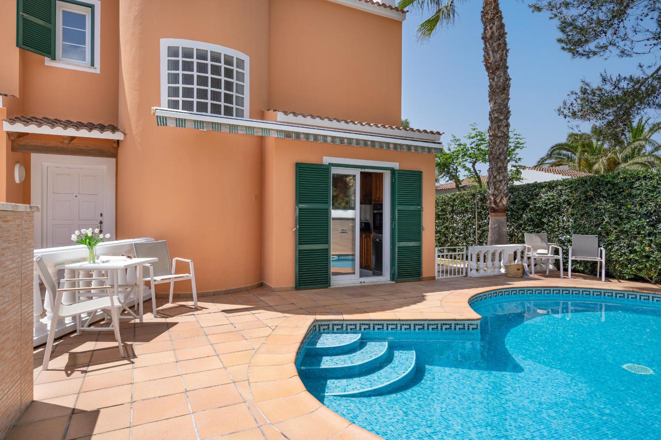 Villa photo 2