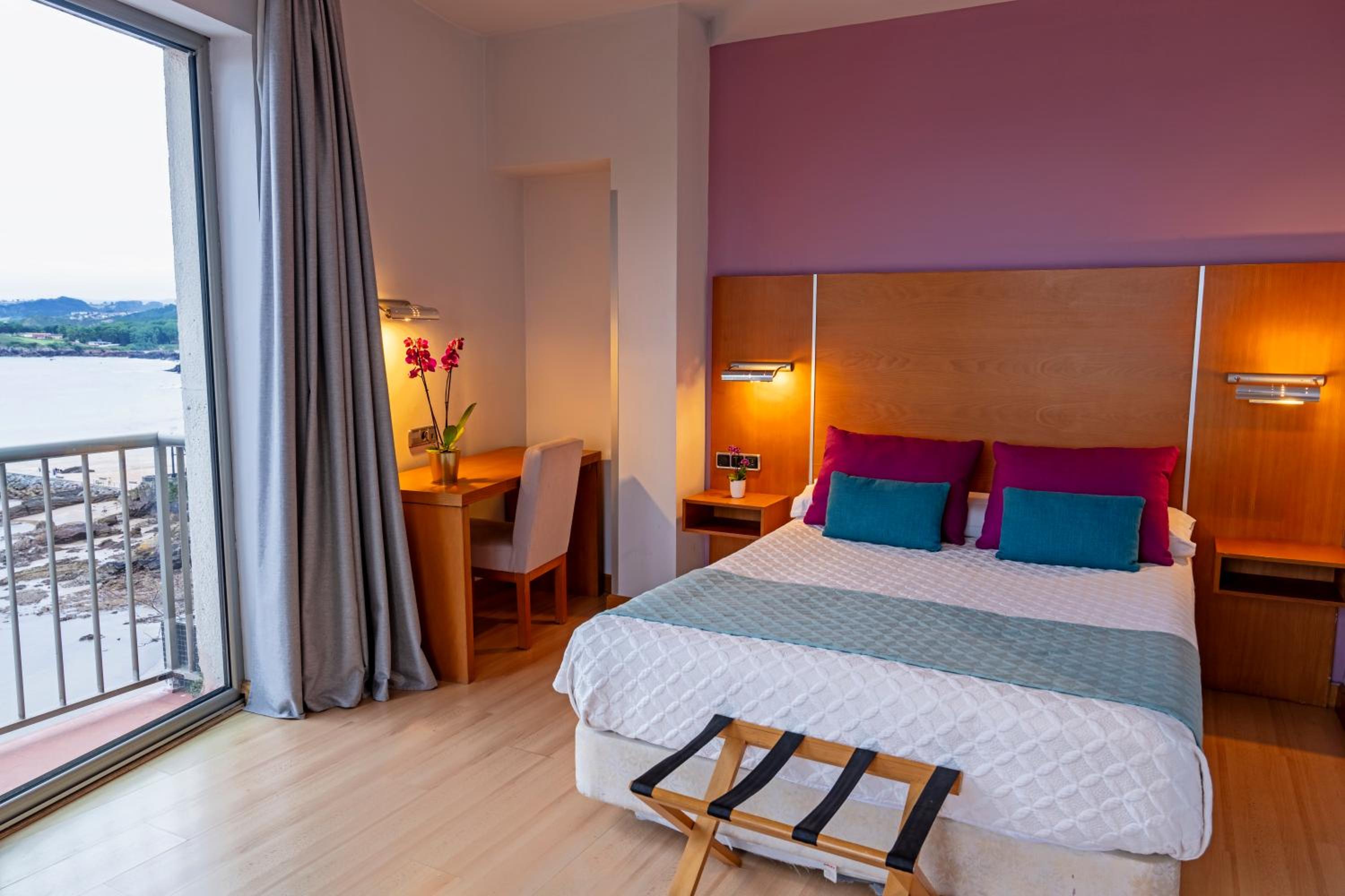 Double Room - Non Smoking/Interior Corridor - Photo 1