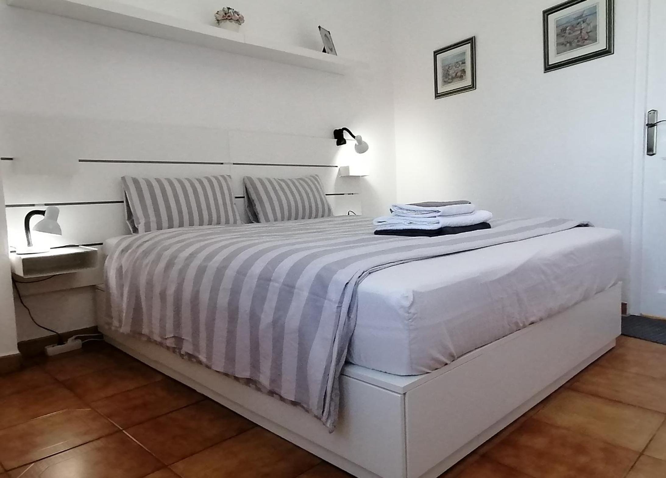 Large Double Room - Photo 20