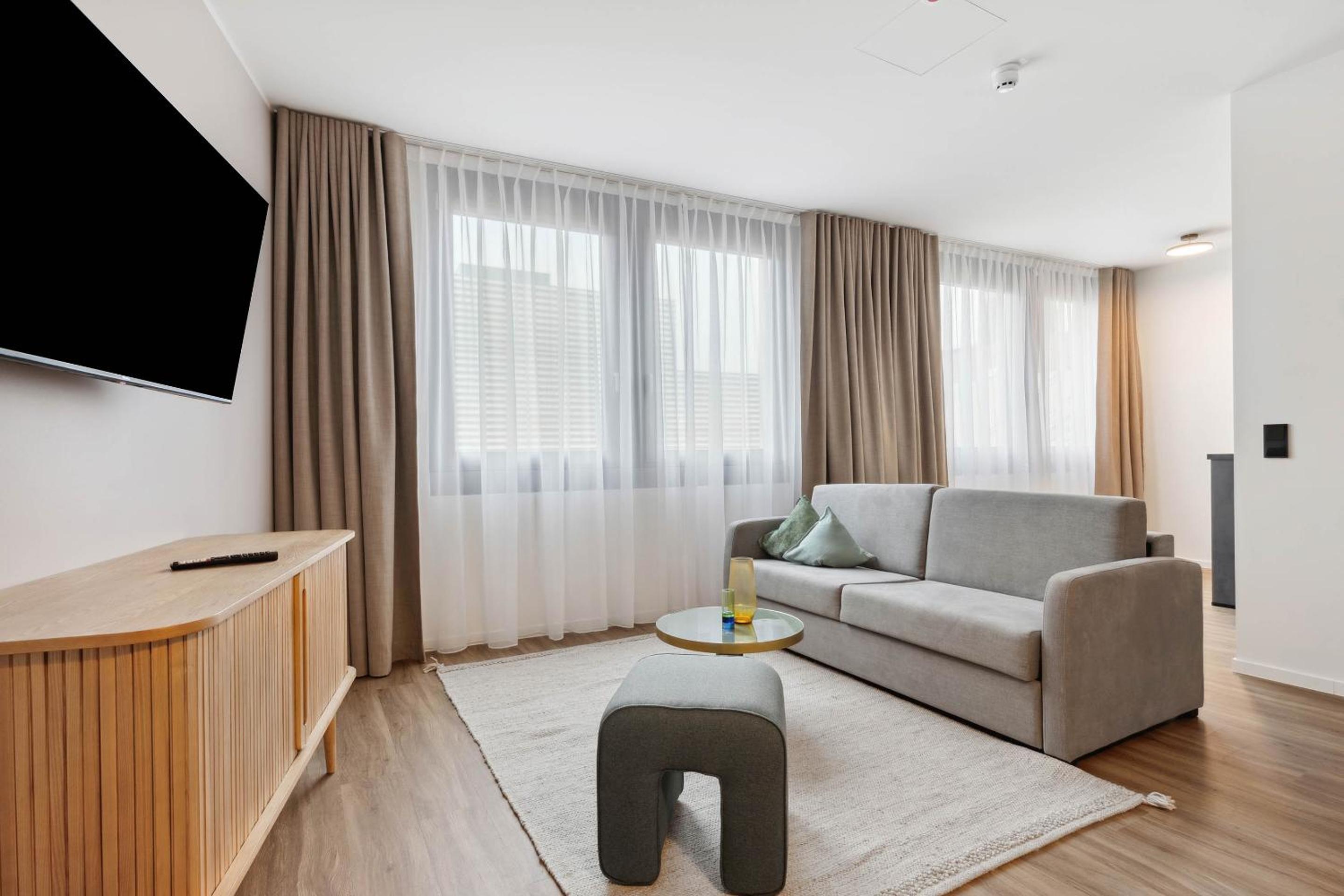 Comfort Suite With Sofa Bed - Photo 8