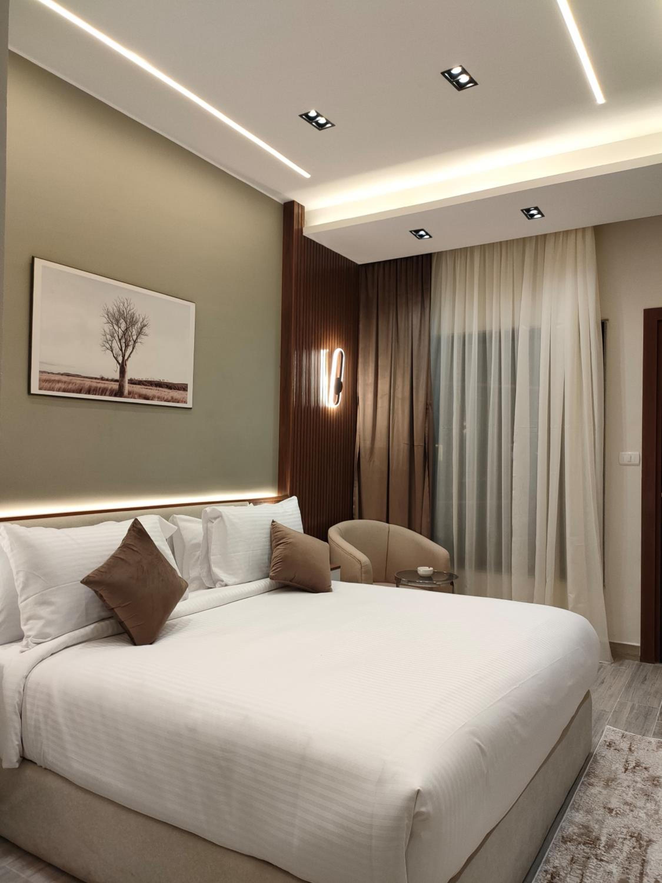 Standard Double or Twin Room thumbnail 6