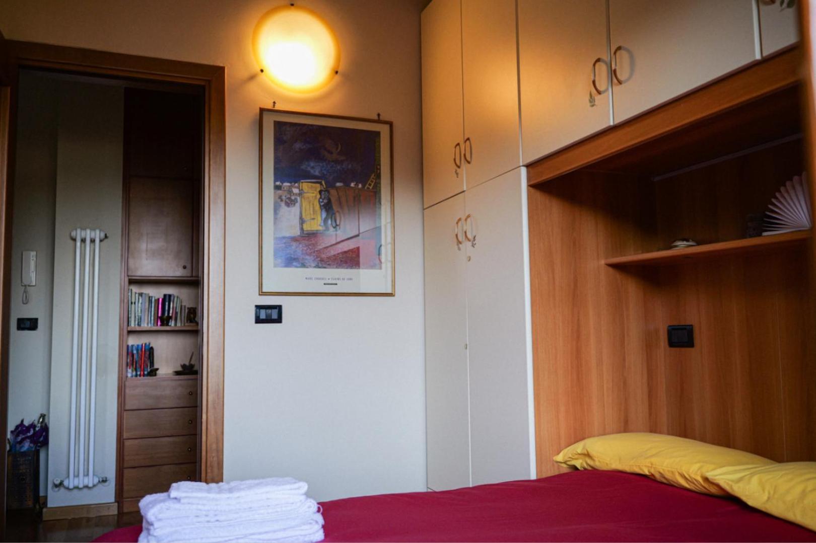 One-Bedroom Apartment photo 2