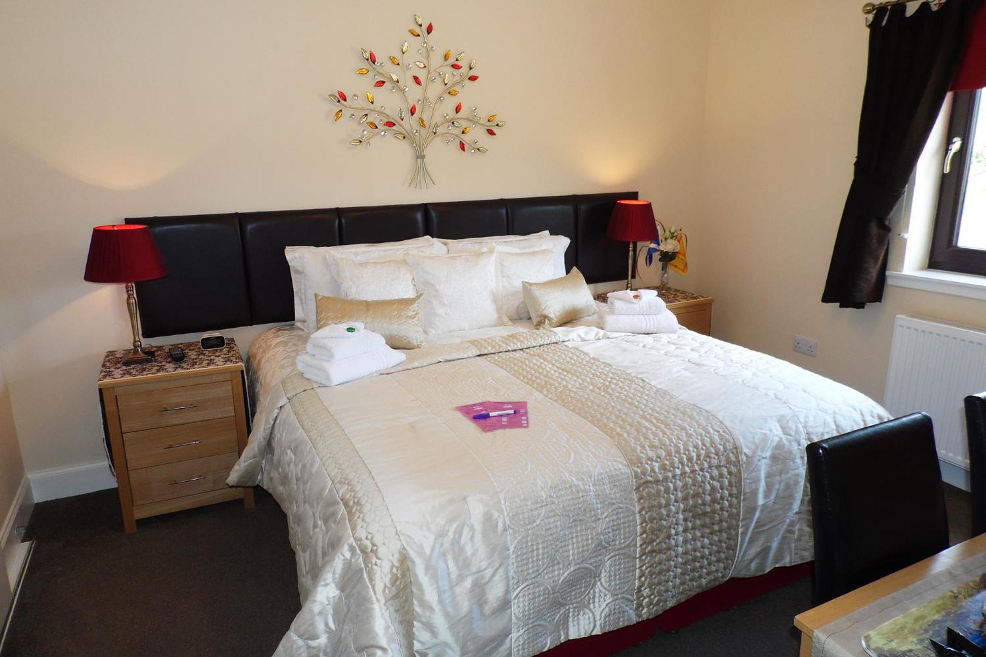 Queen Room photo 1