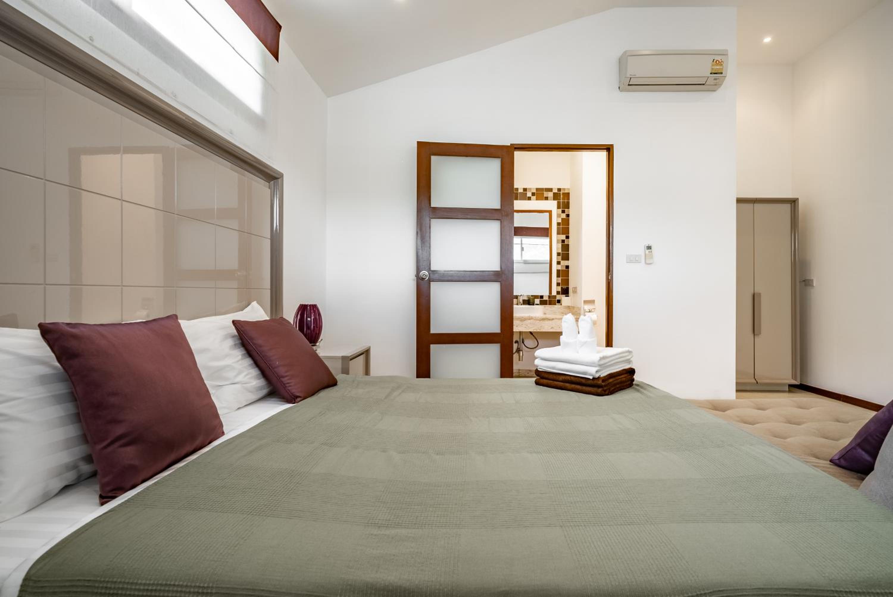 Villa photo 1
