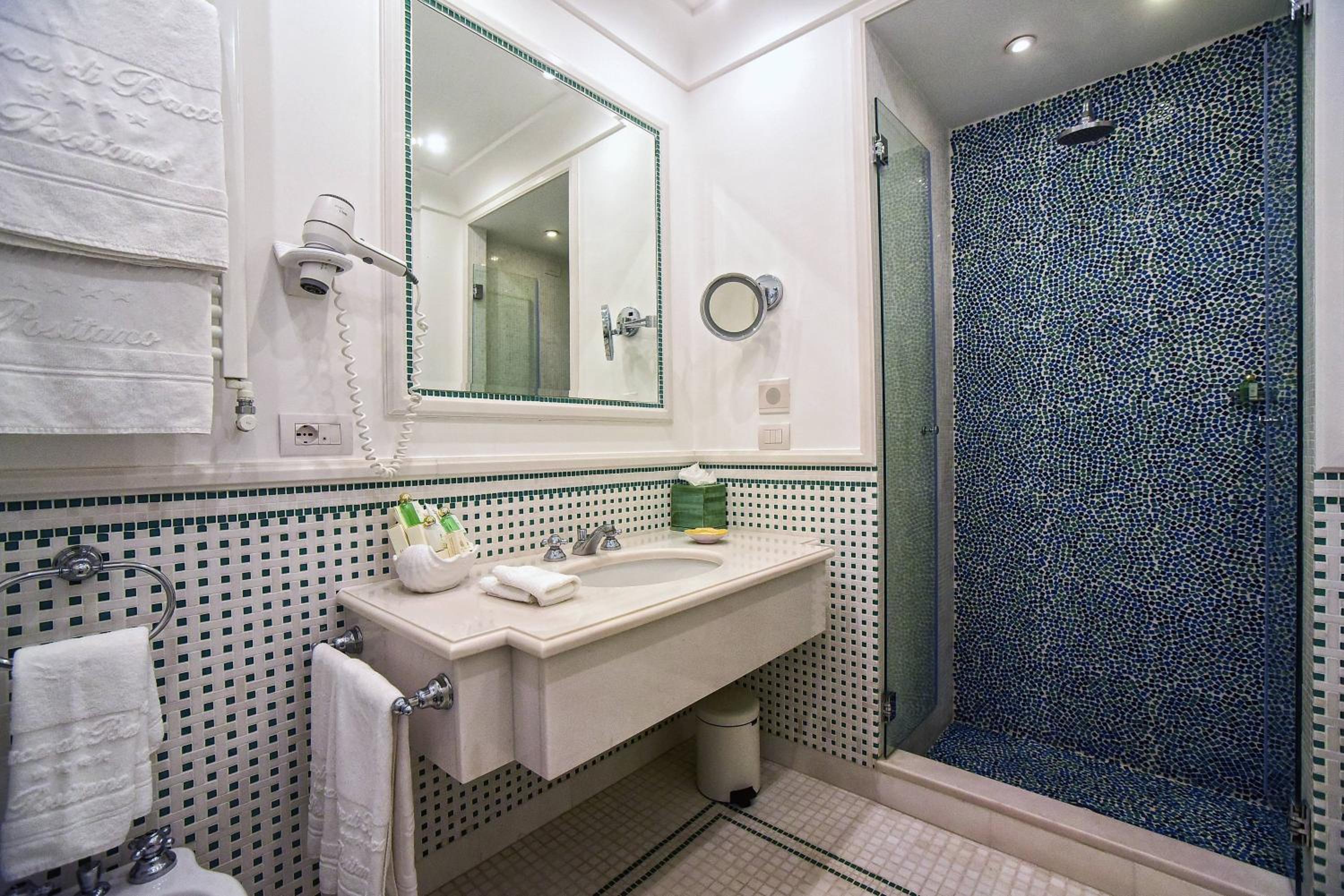 Superior Double Room With Small Terrace - Sea VIew - Photo 2