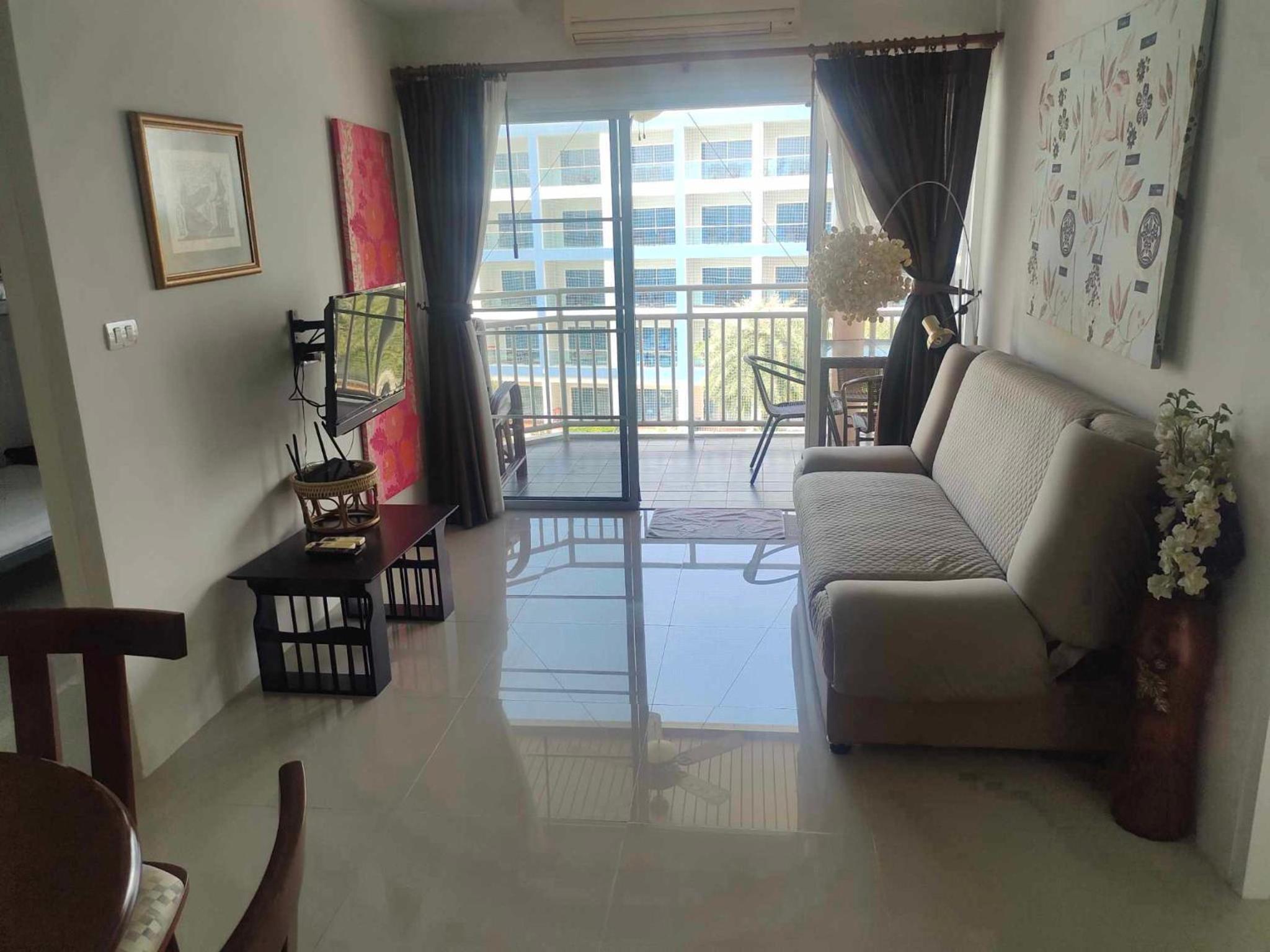 Family Suite with Balcony - Photo 2