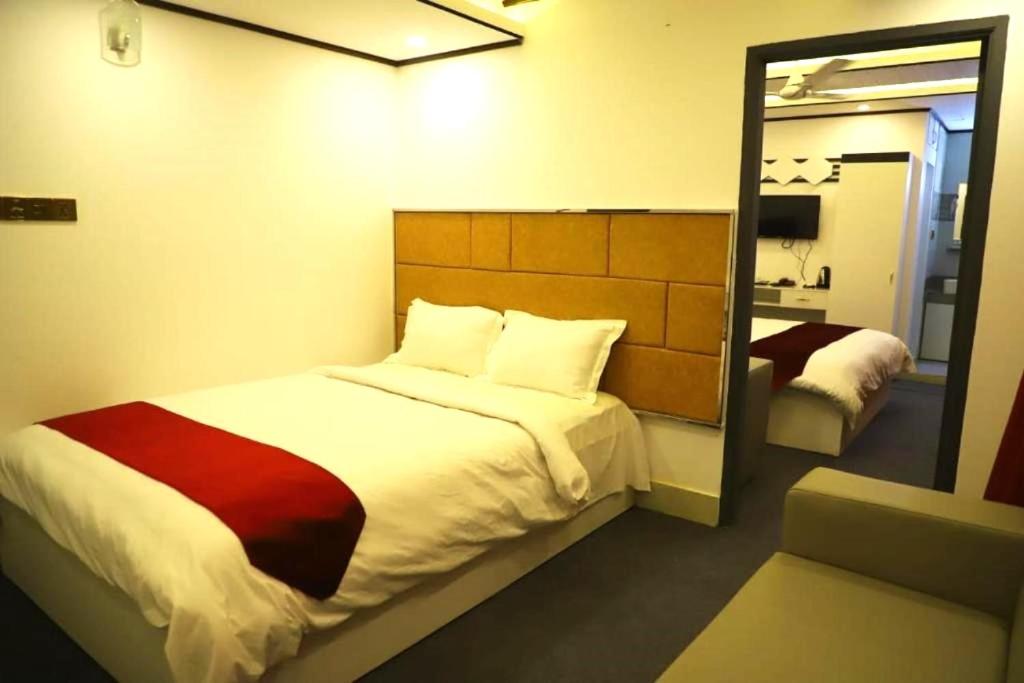 Deluxe Single Room