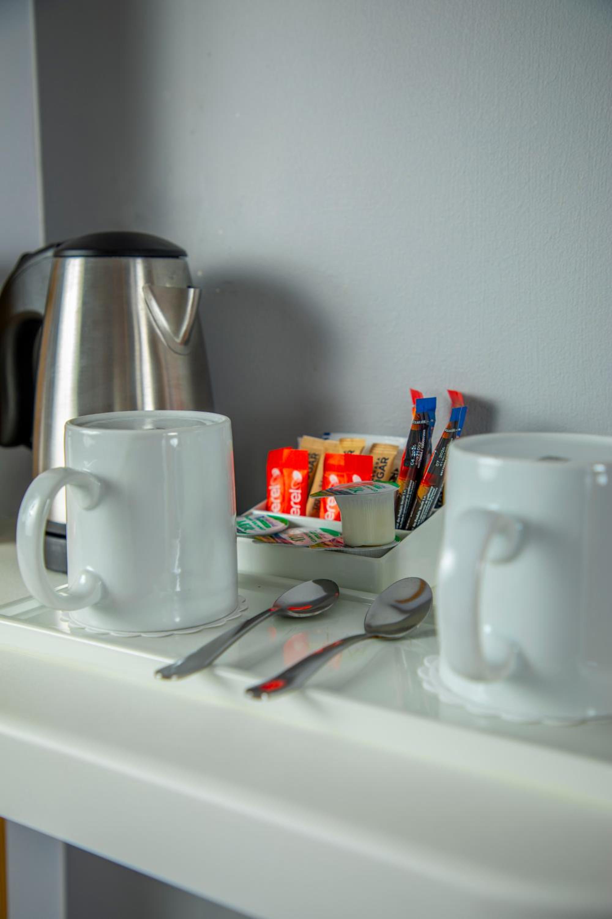 Standard Twin Room with Free Hot Breakfast photo 3