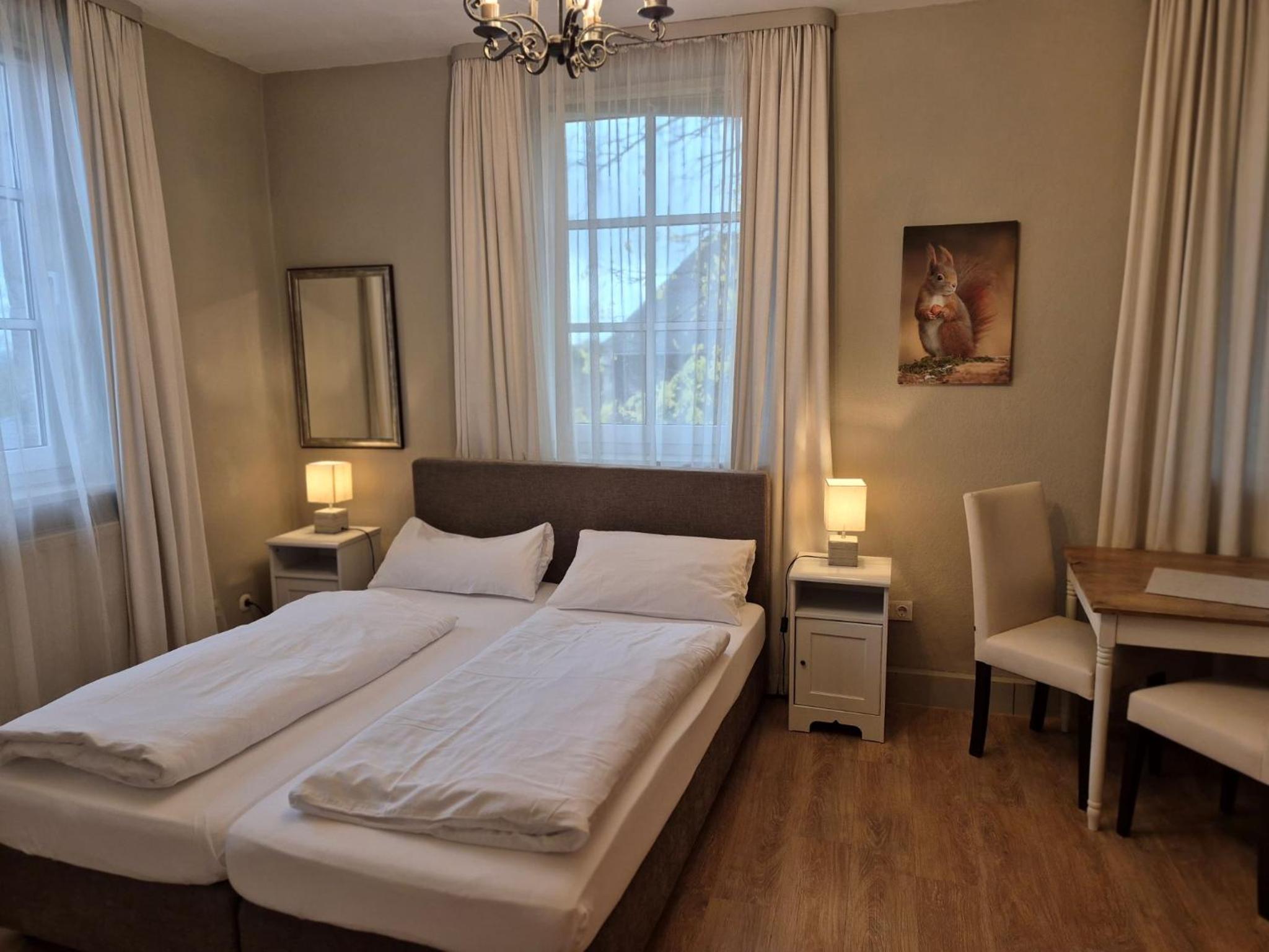 Double or Twin Room with Bathroom - Photo 7