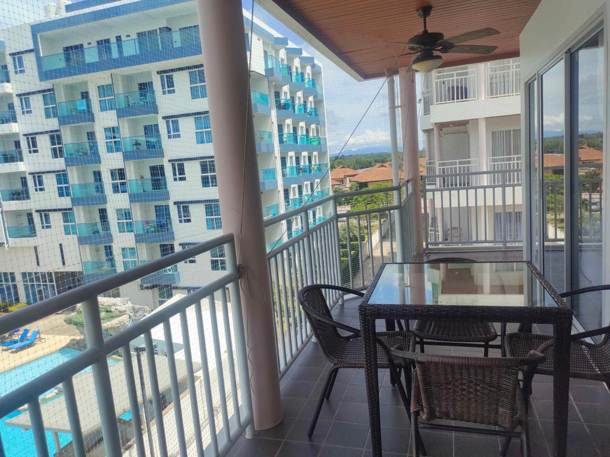 Family Suite with Balcony - Photo 11