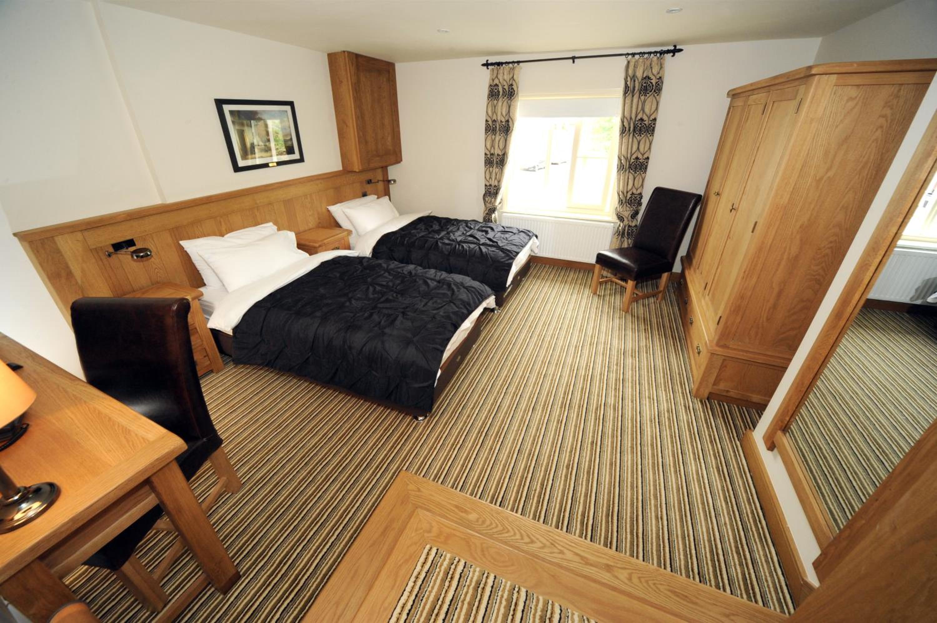 Large Double or Twin Room - Photo 3