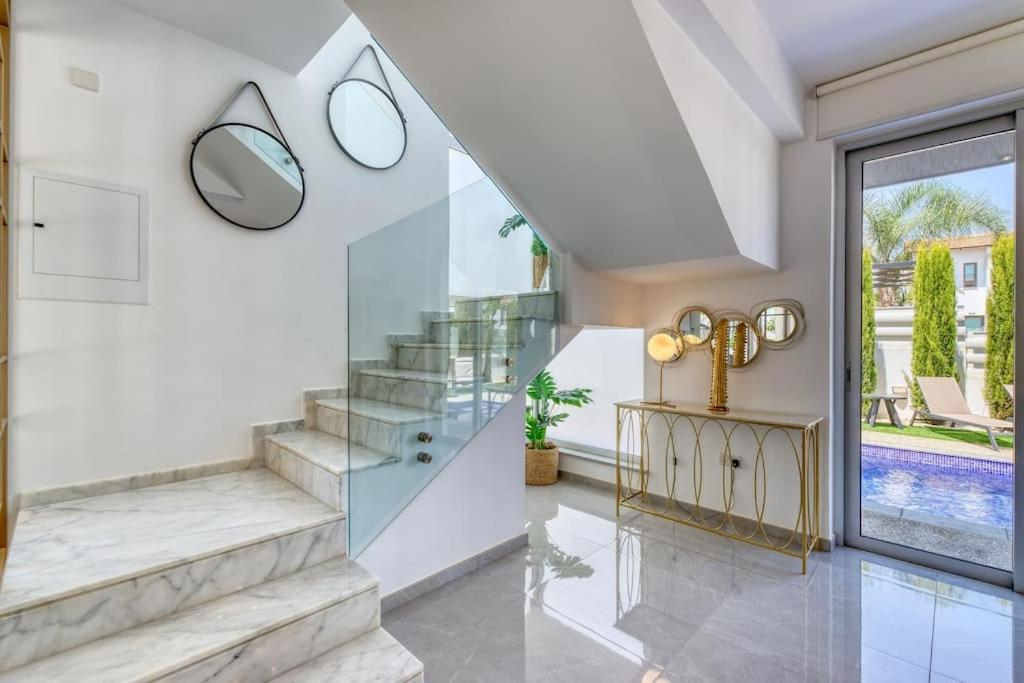 Three-Bedroom Villa photo 1