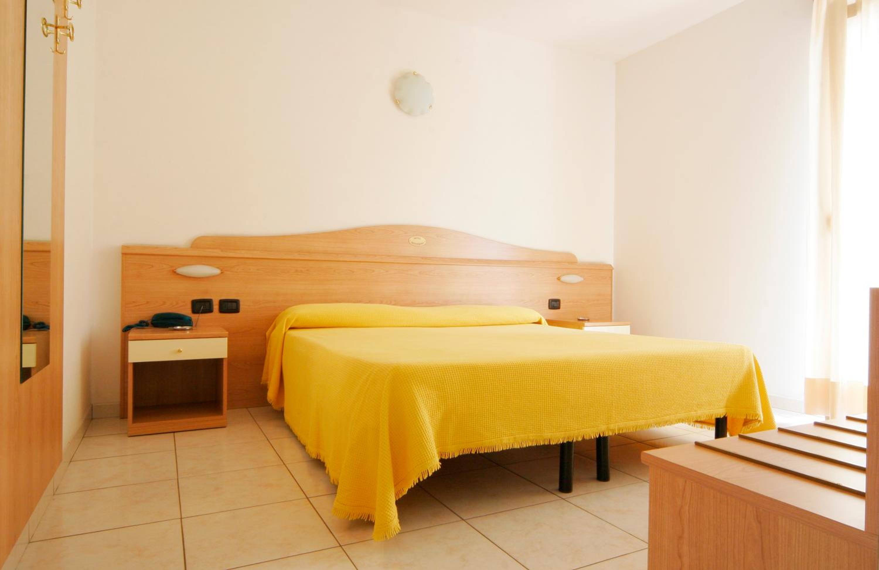 Double or Twin Room photo 3