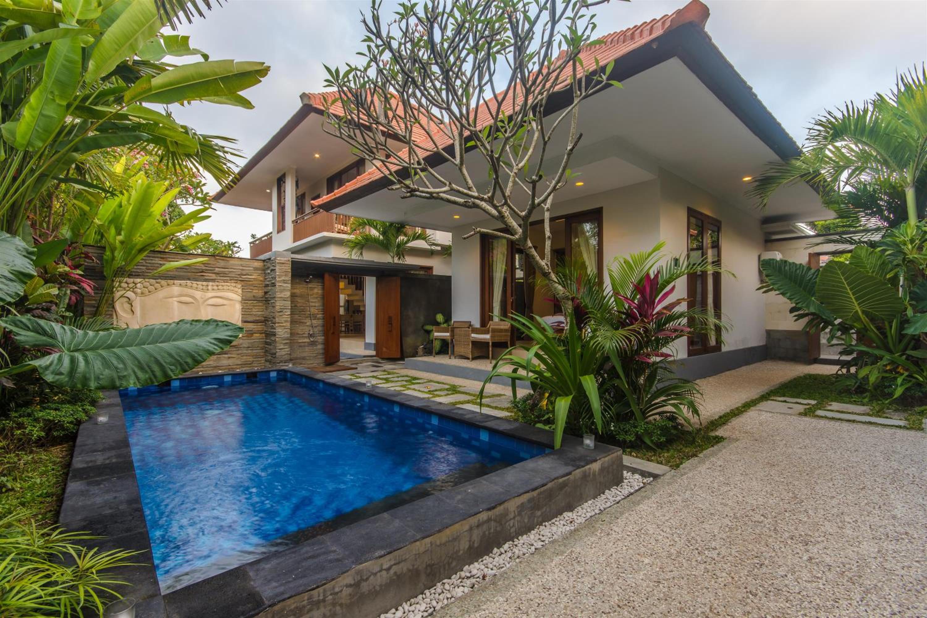 Queen Room with Pool View - Photo 20