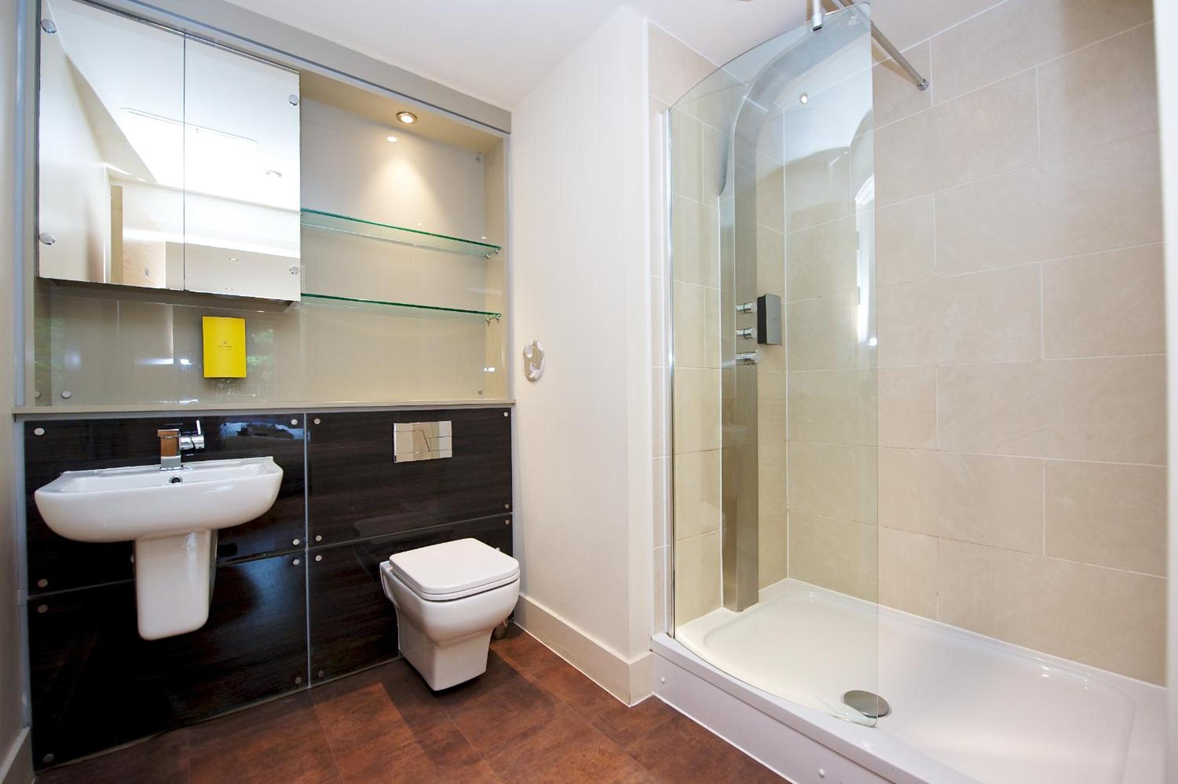 One-Bedroom Apartment (3 Adults)