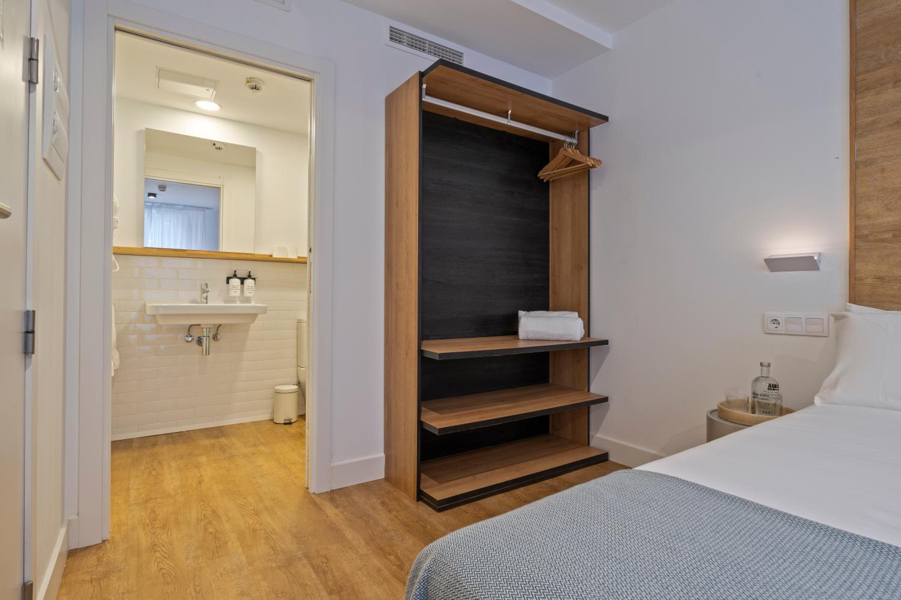Double Room - Photo 3