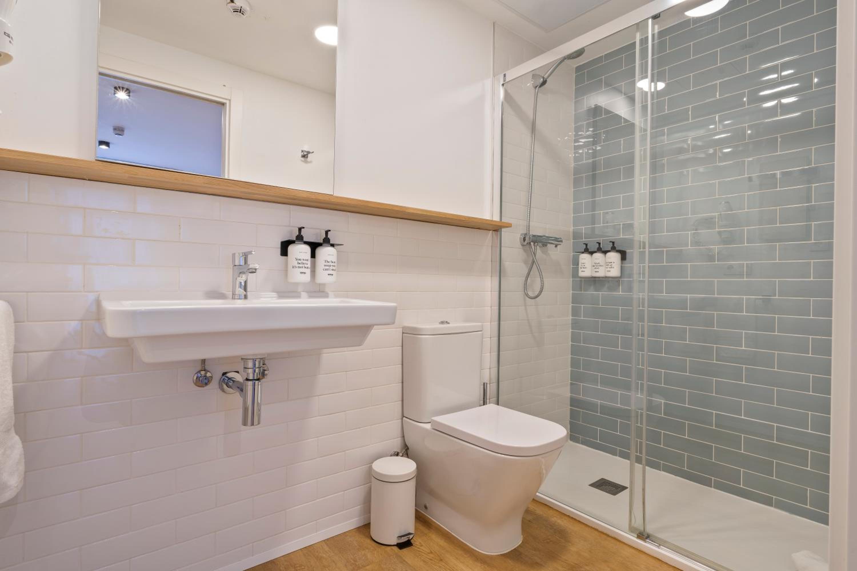 Double Room - Photo 14