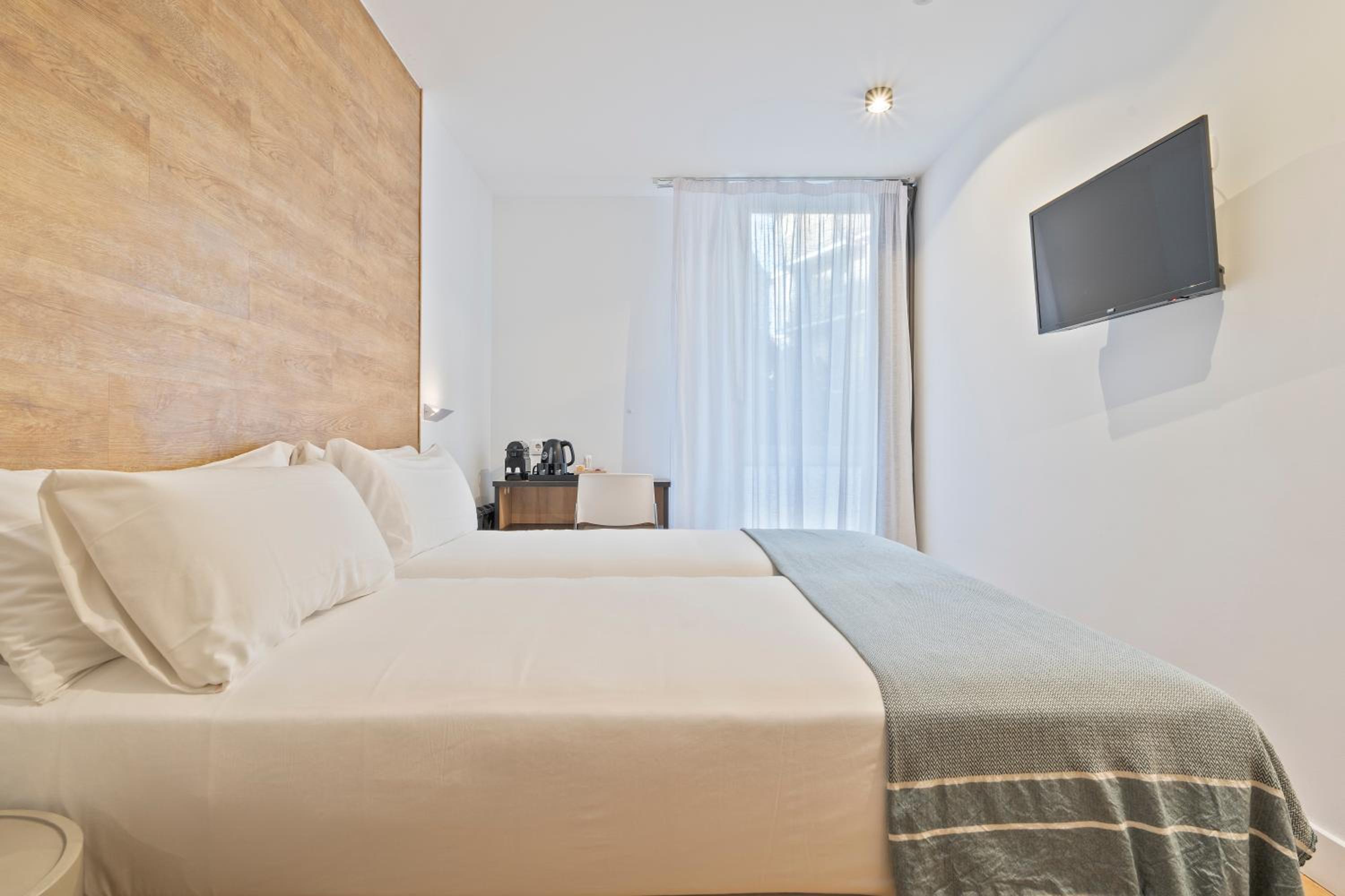 Double Room - Photo 13