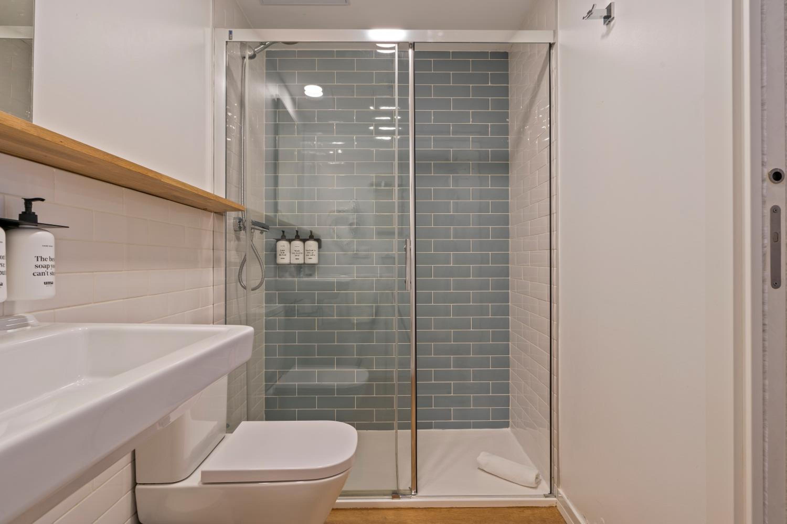 Double Room - Photo 4