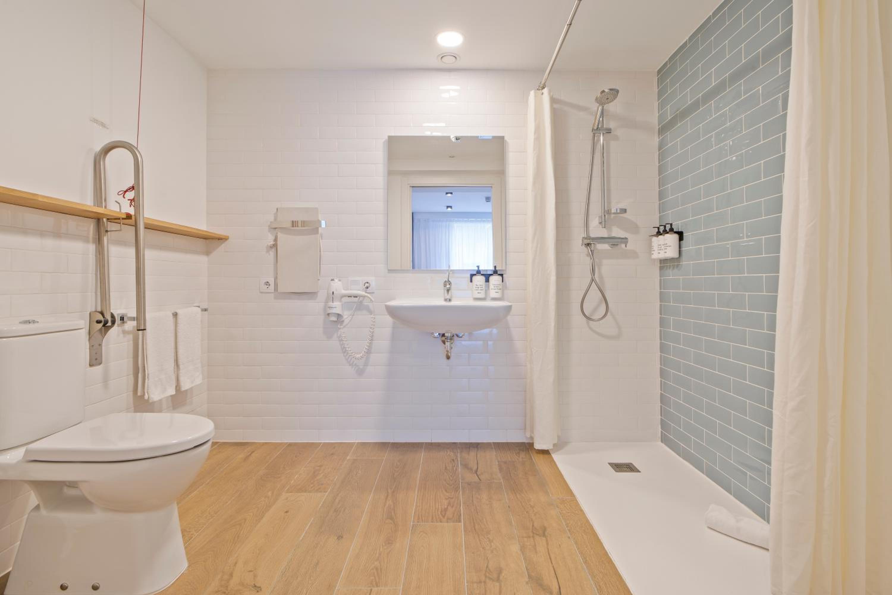 Double Room - Photo 5