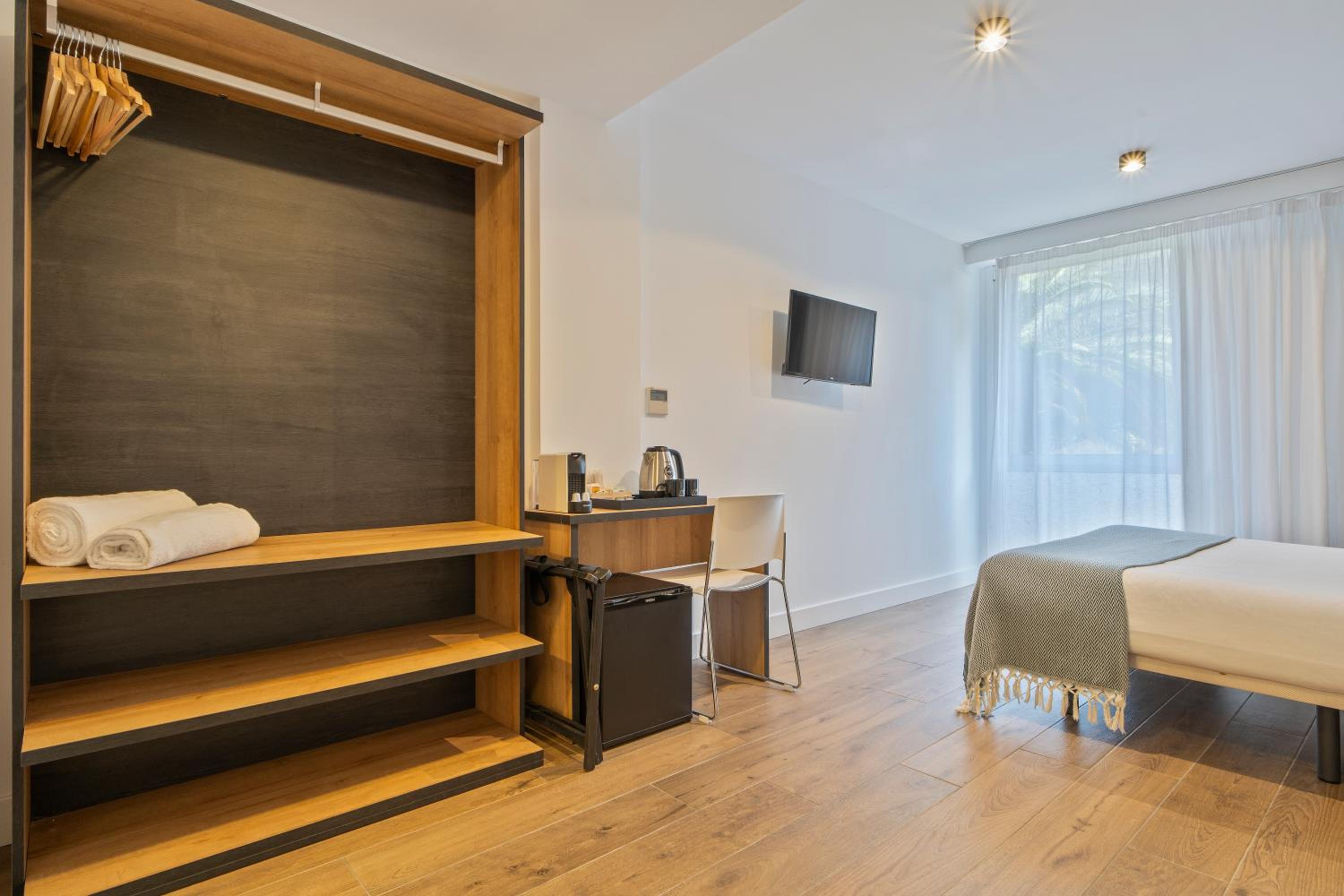 Double Room - Photo 9