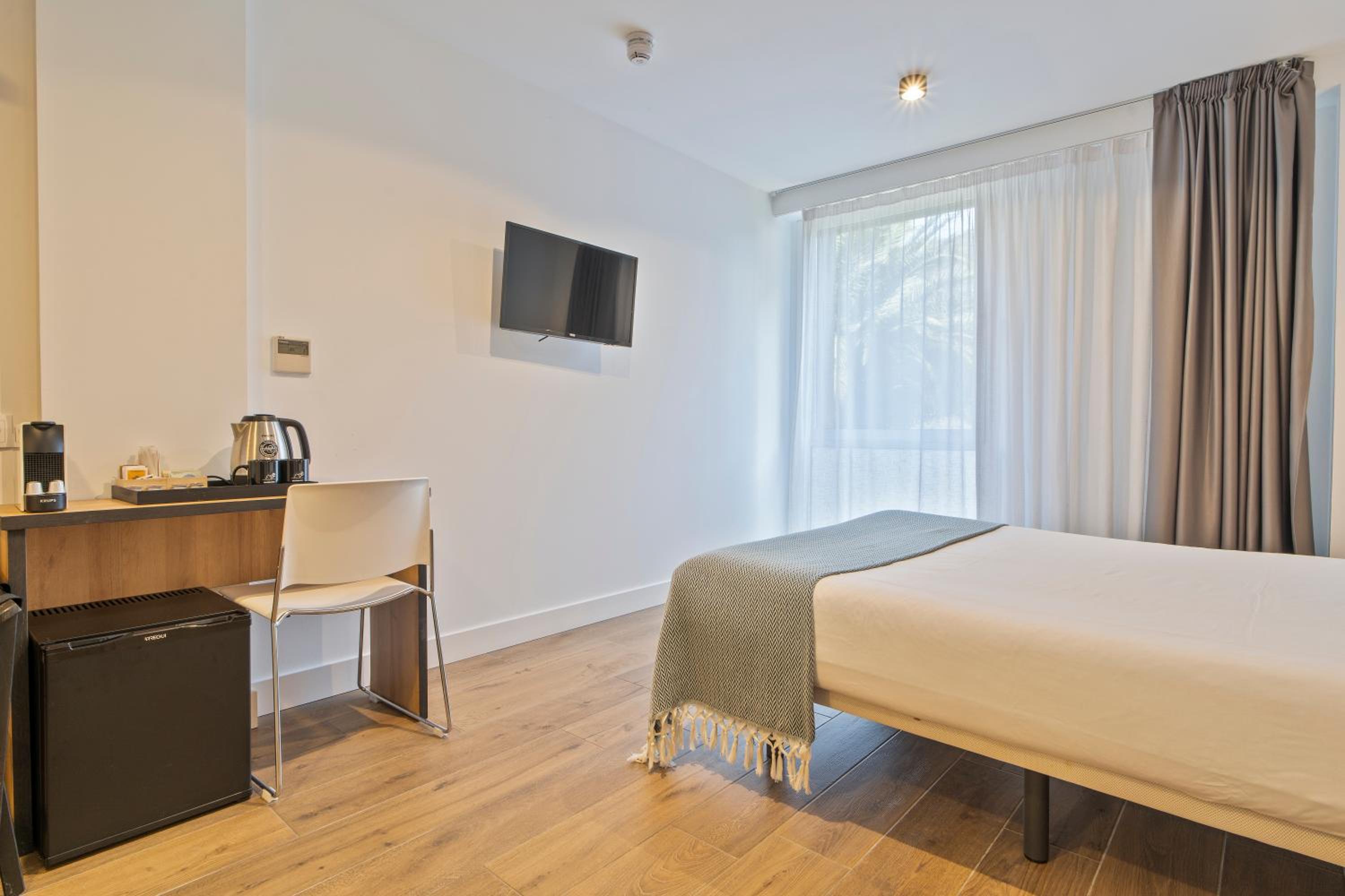 Double Room - Photo 6