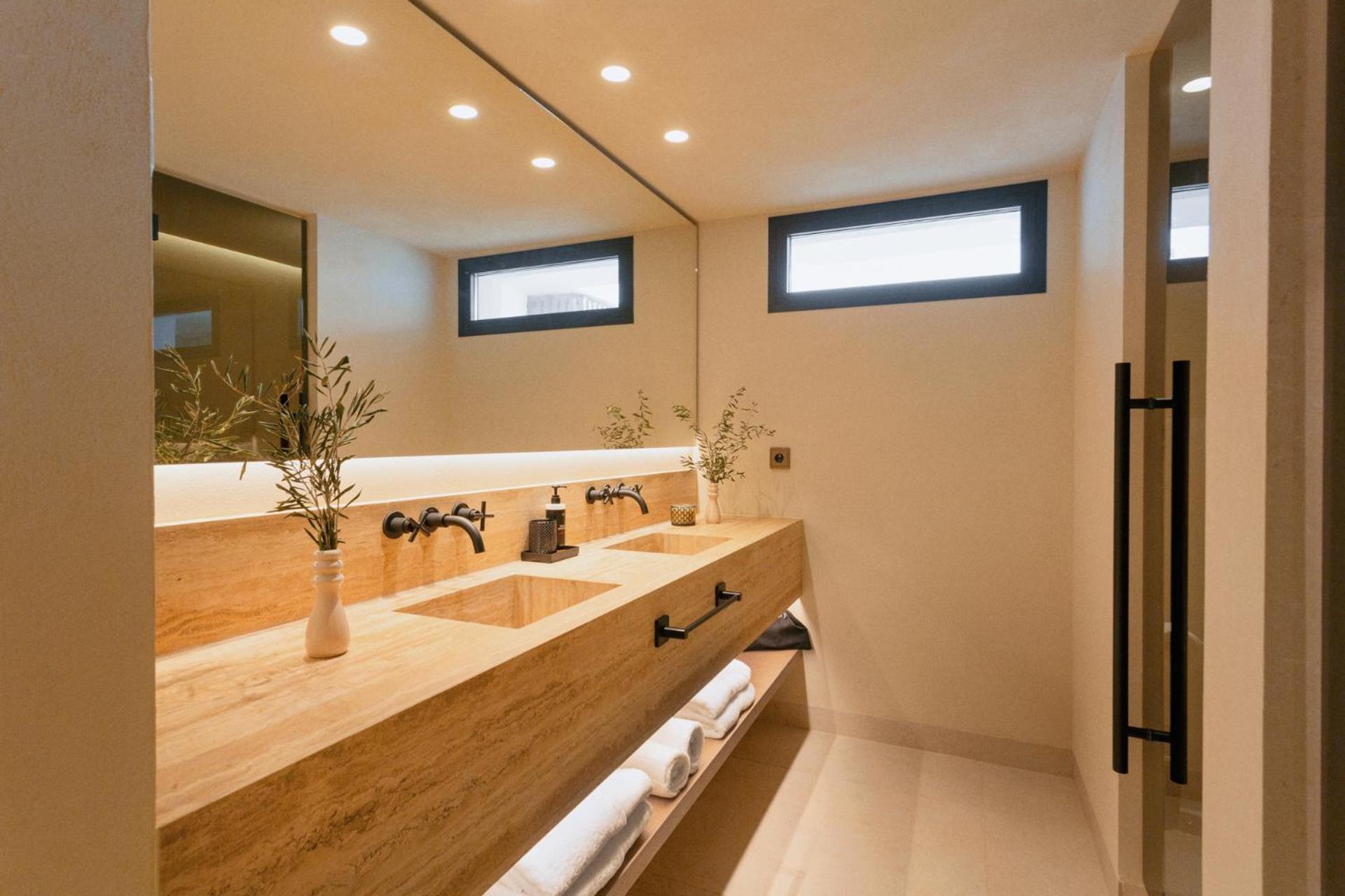 Premium Suite with Plunge Pool - Photo 16