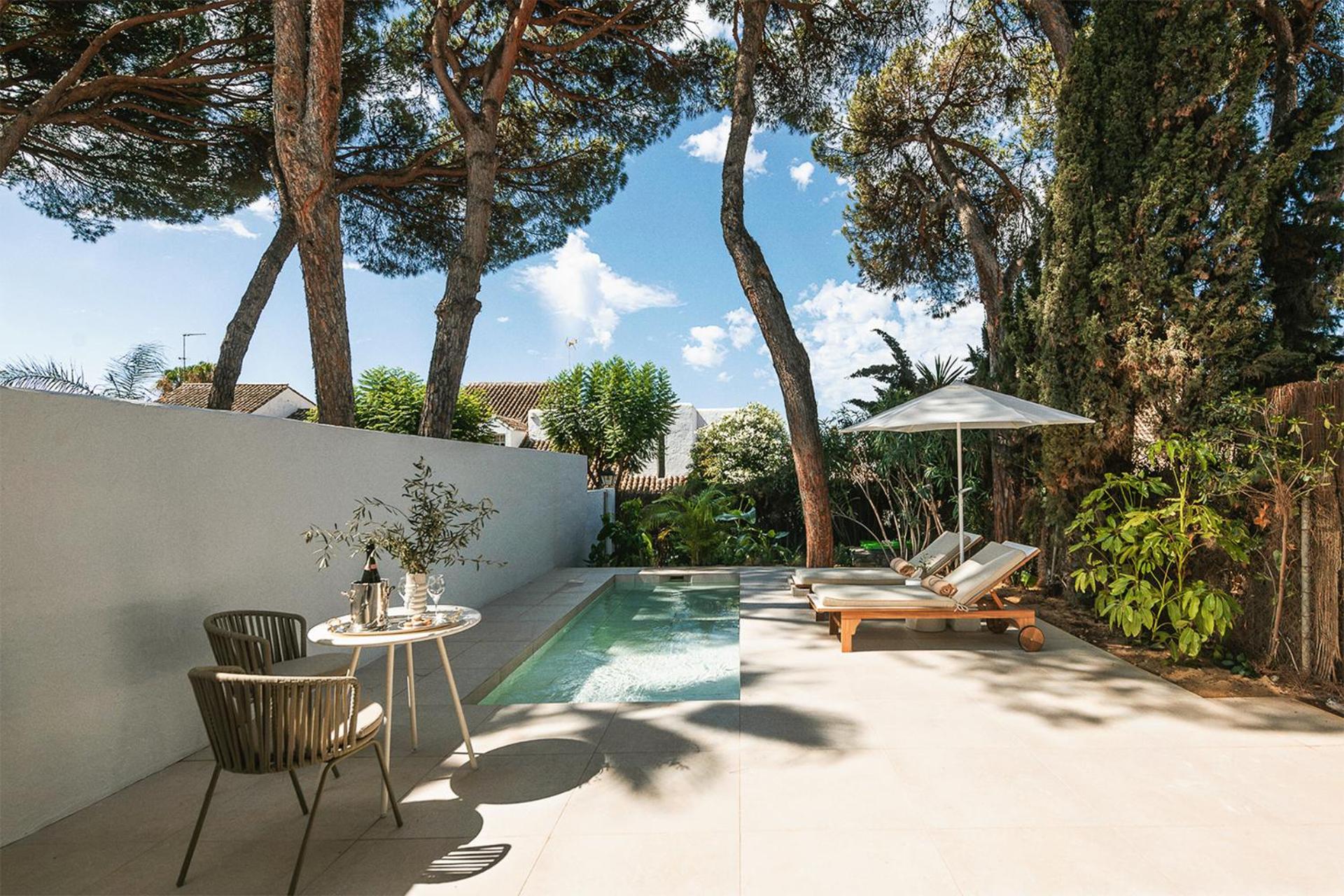 Premium Suite with Plunge Pool - Photo 22