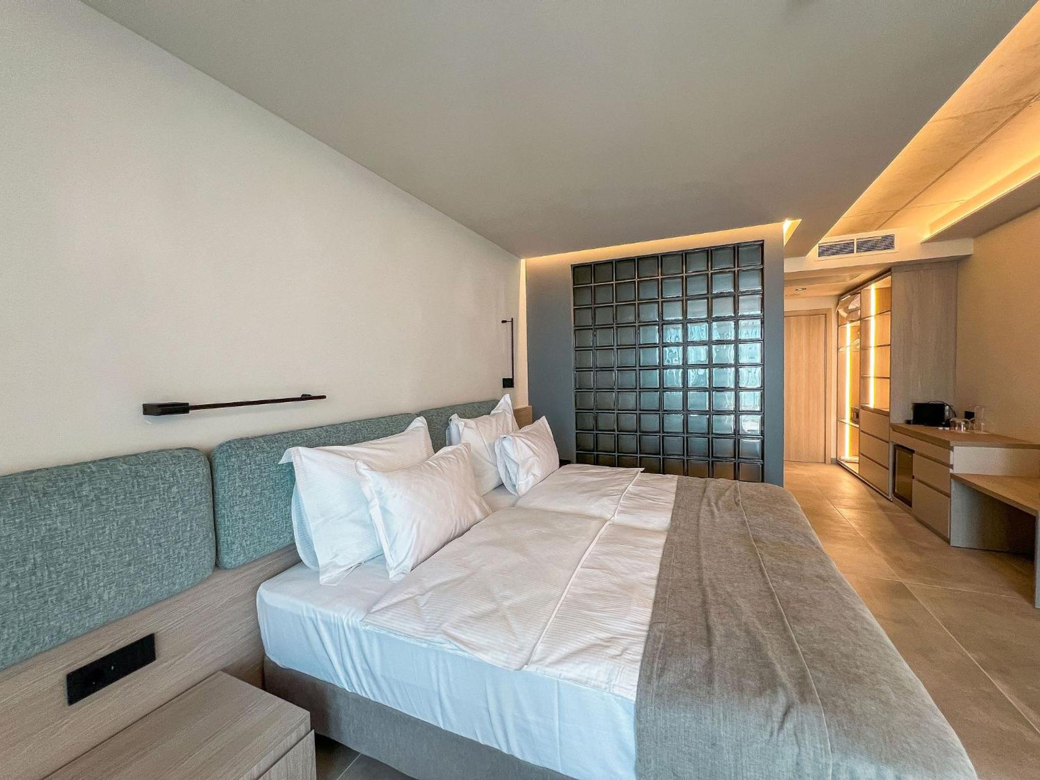 Deluxe Double Room/2 adults/ with unlimited access to Calma SPA Center