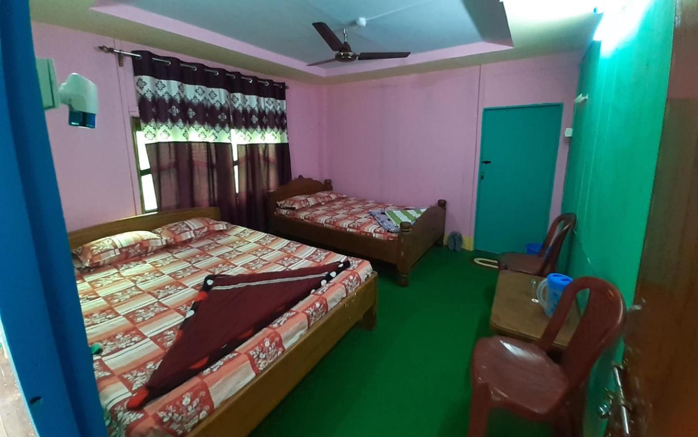 Quadruple Room - Photo 9