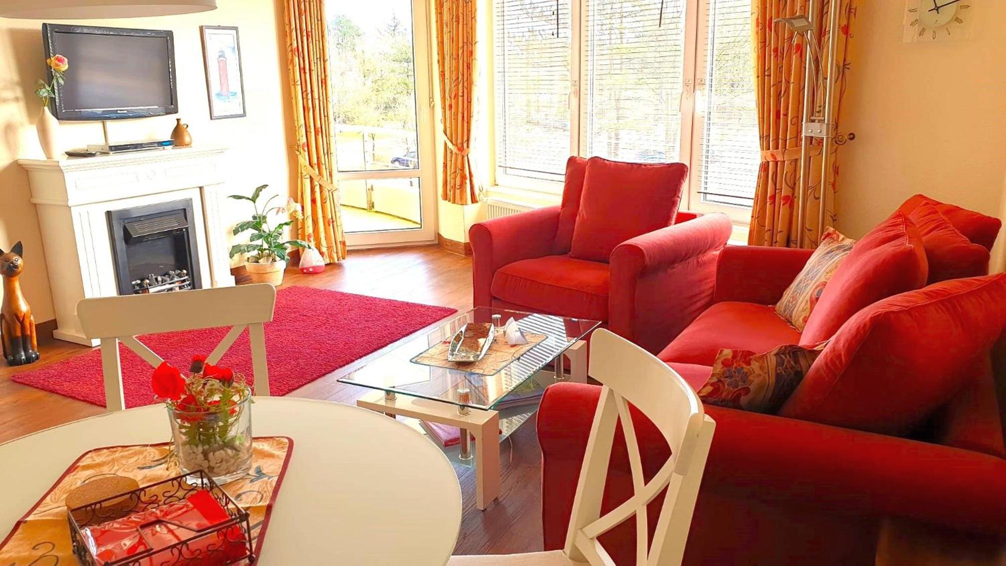 Apartment with Balcony photo 2