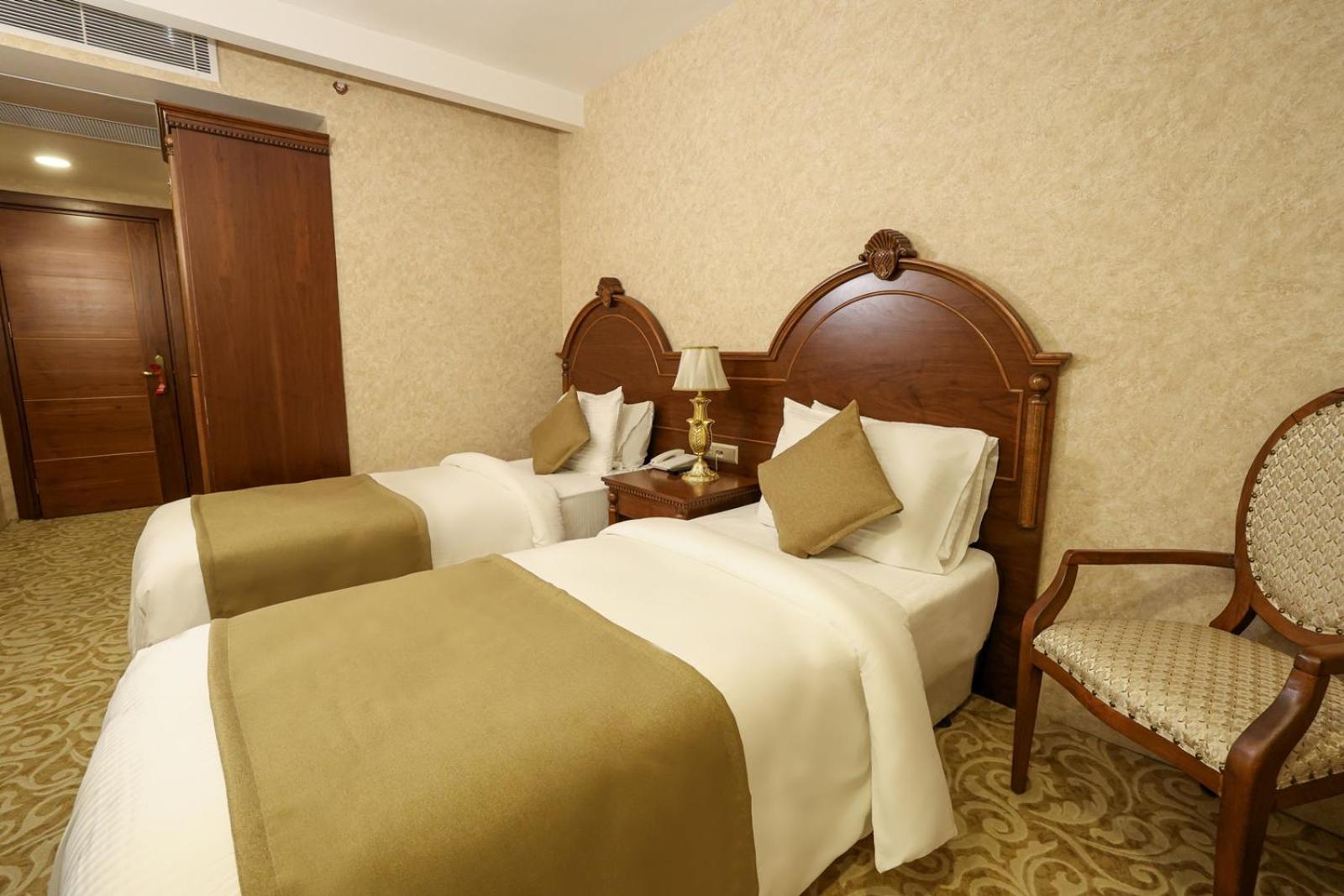 Standard Twin Room - Photo 2