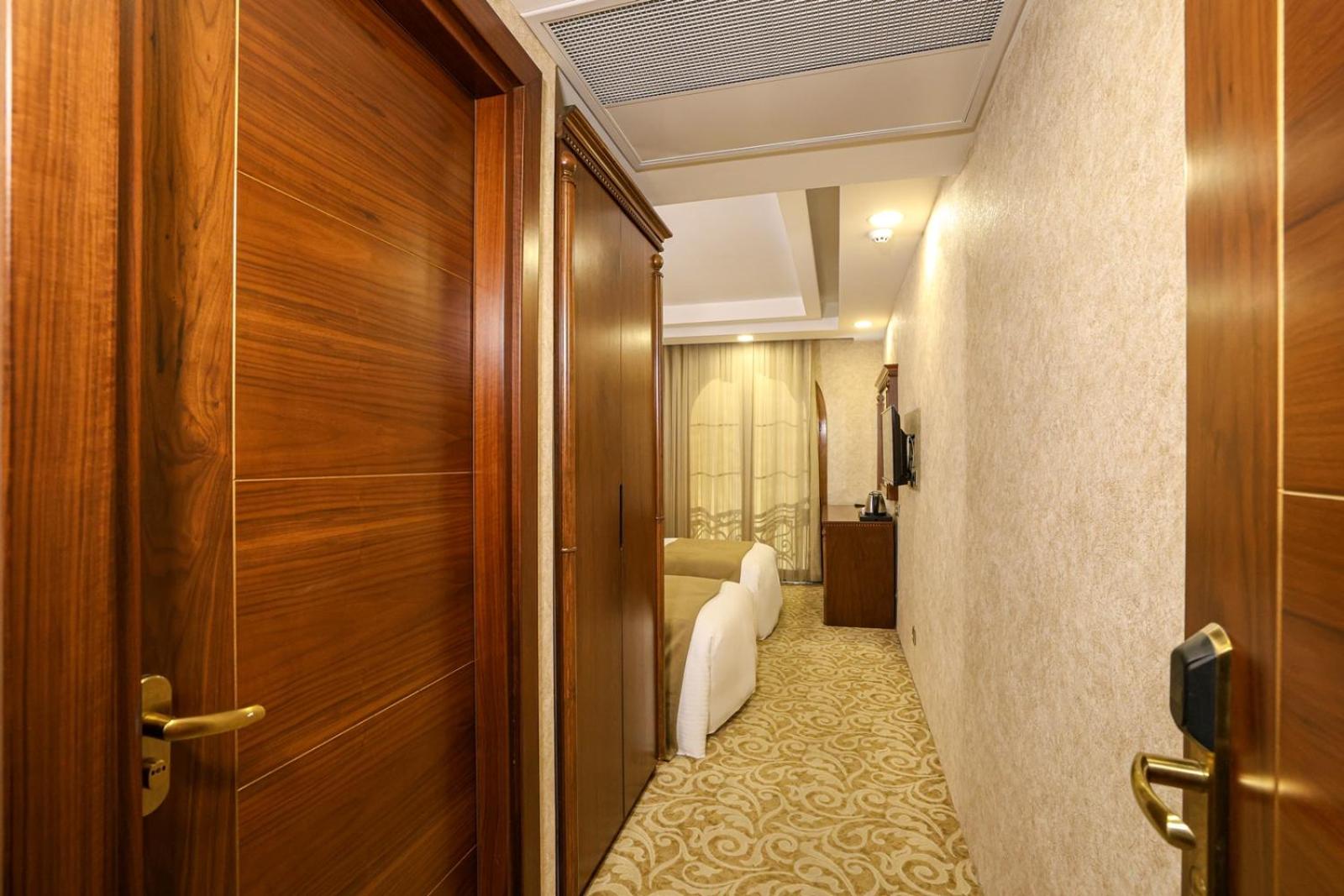 Standard Twin Room - Photo 1
