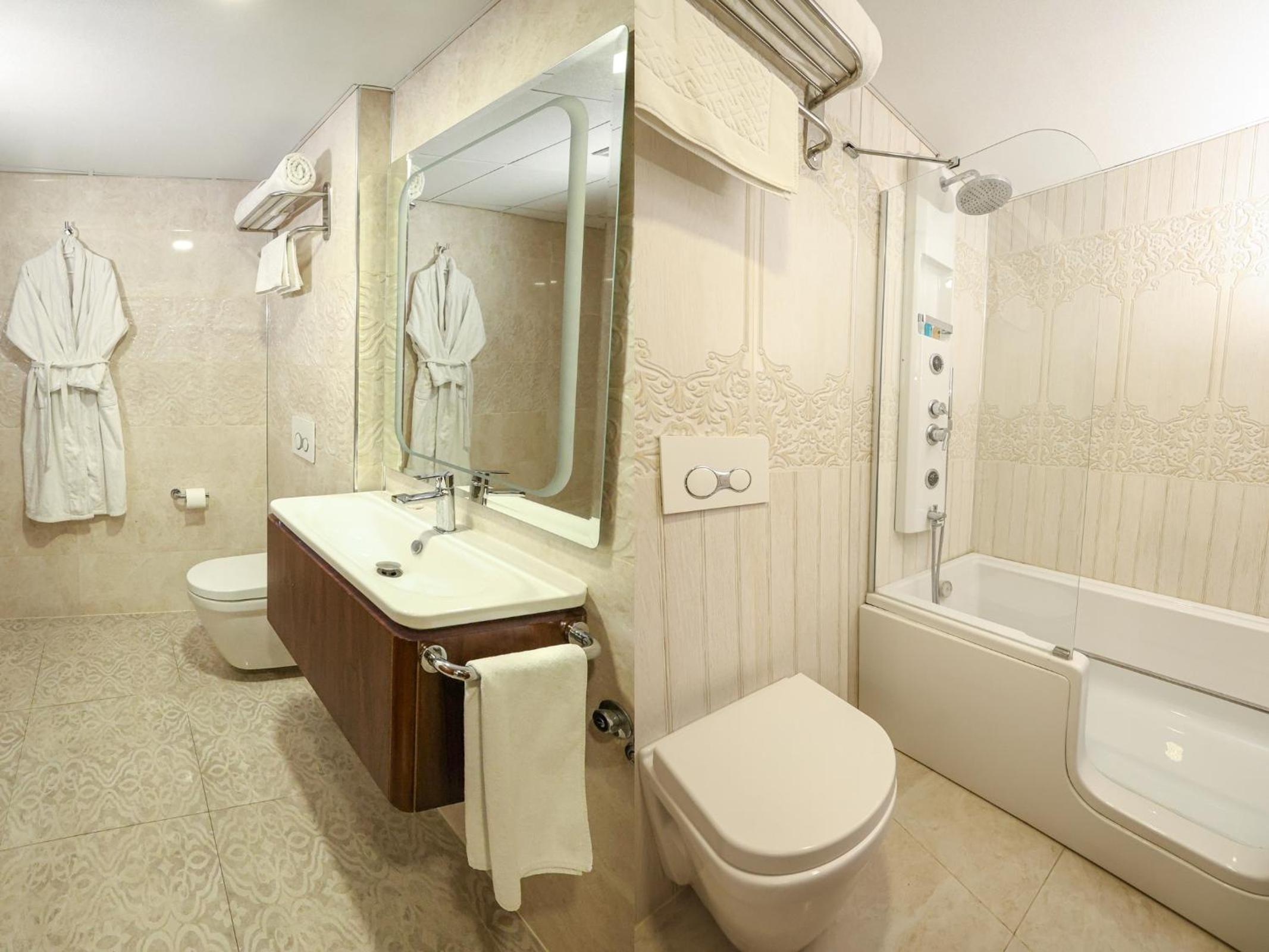 Deluxe Room (2 Adults + 1 Child) - Photo 2