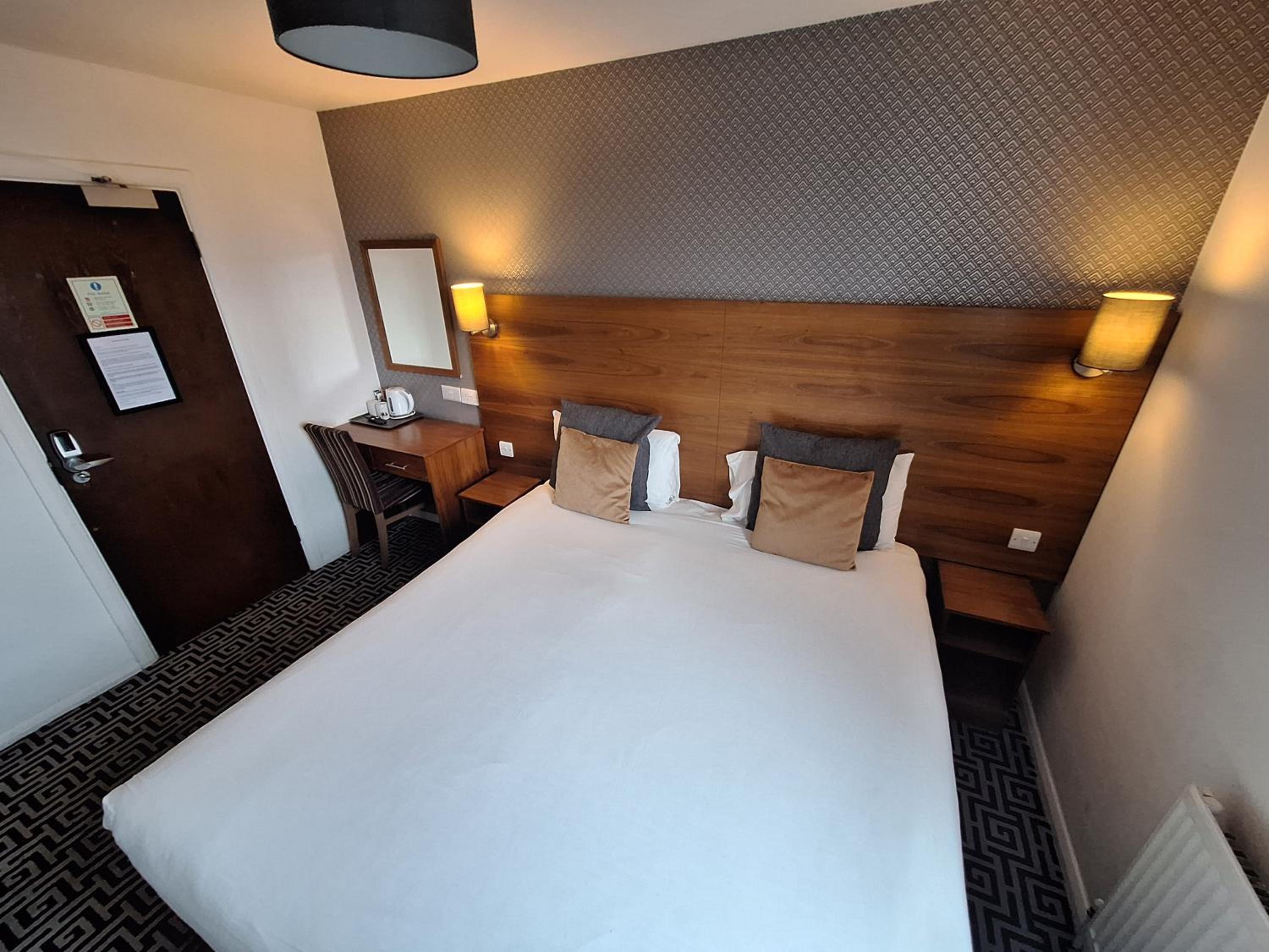 Double Room with Private Bathroom photo 3