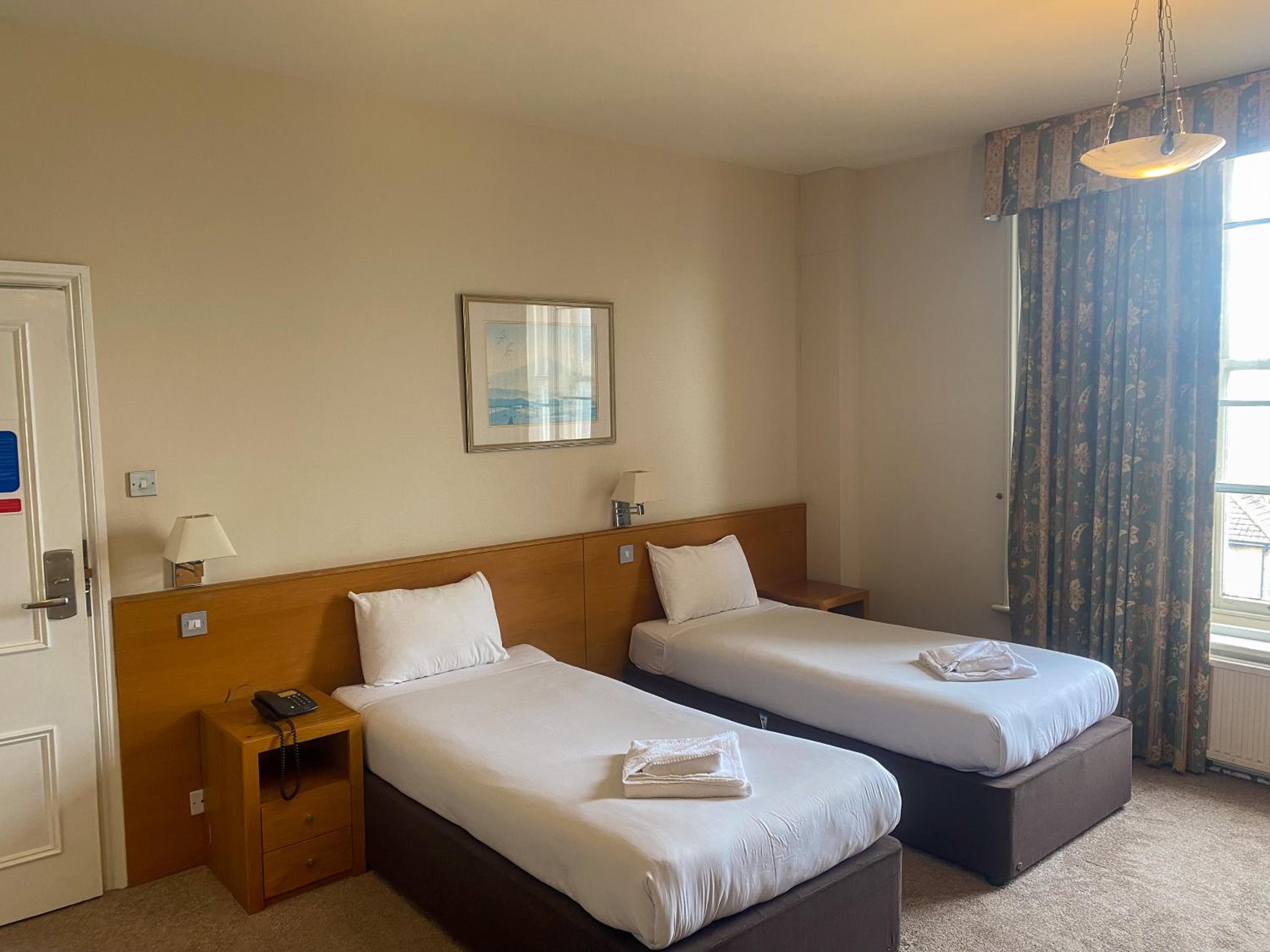 Twin Room - Photo 1