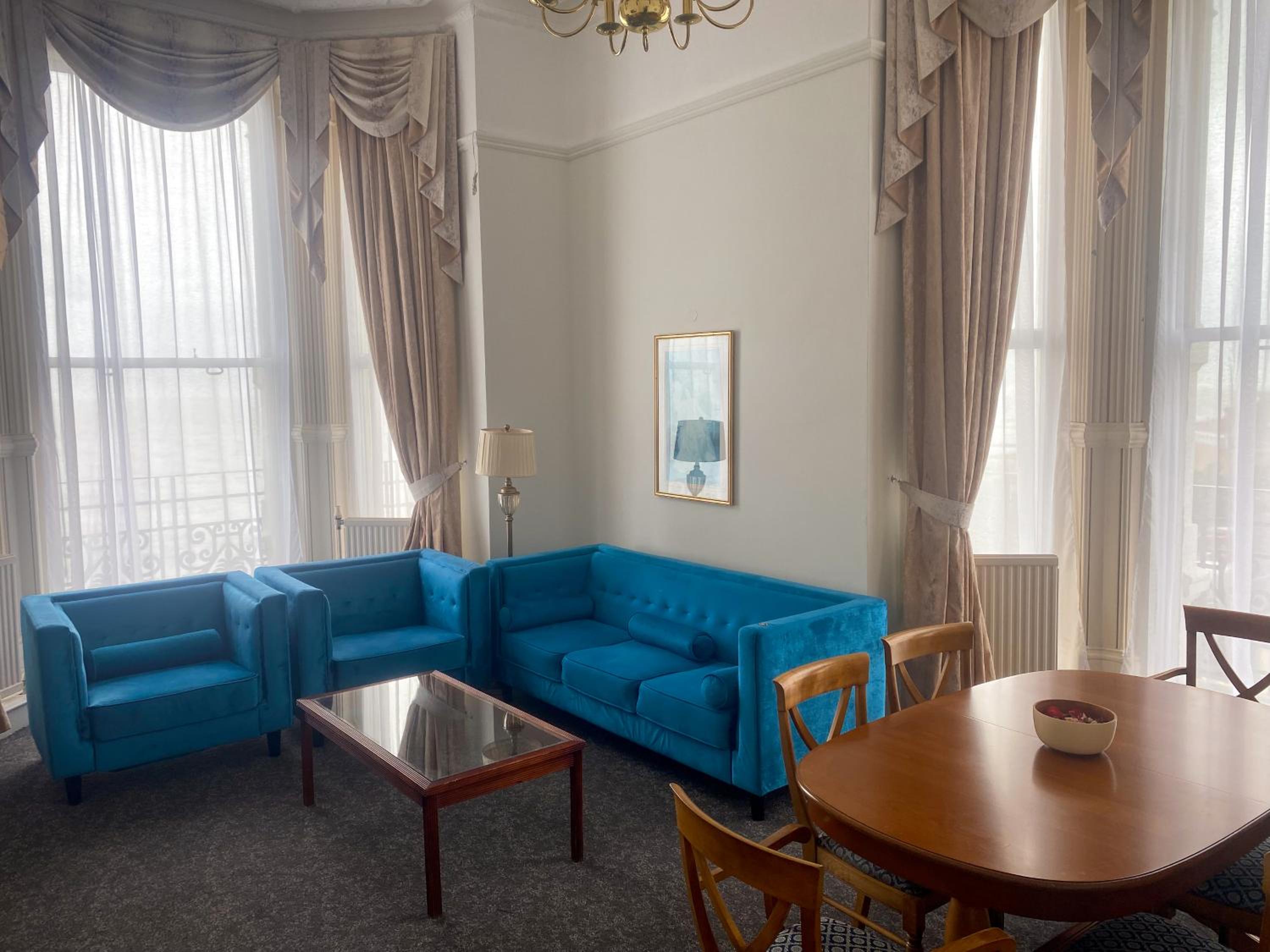 One-Bedroom Suite - Photo 3