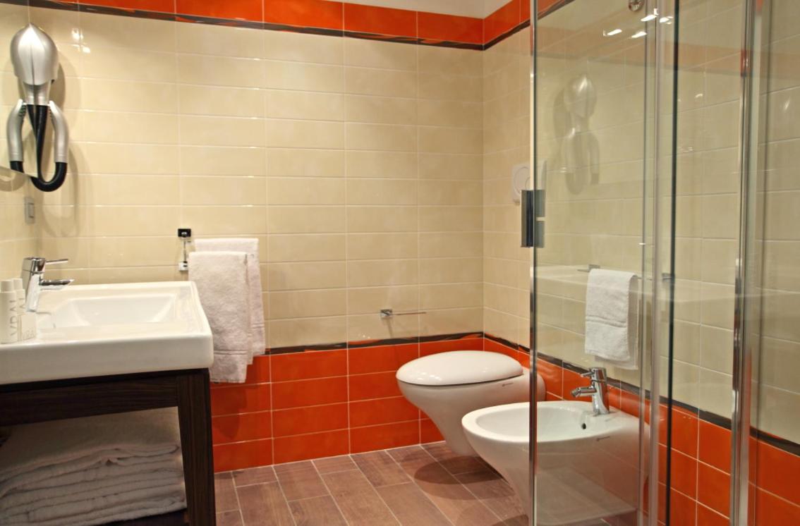 Standard Double or Twin Room - Photo 4