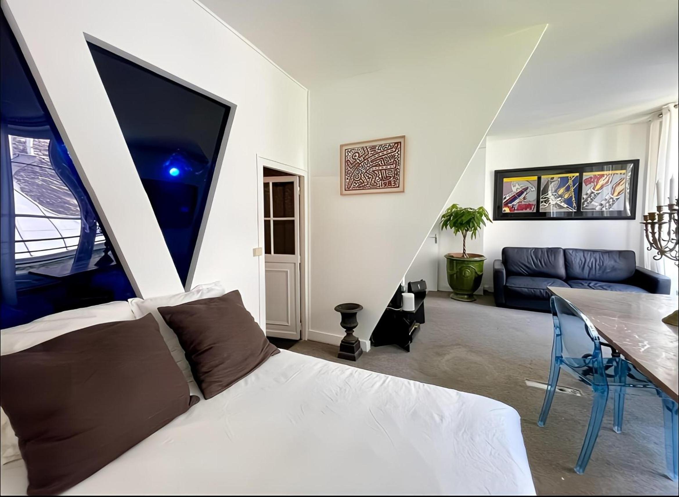 One-Bedroom Apartment photo 2