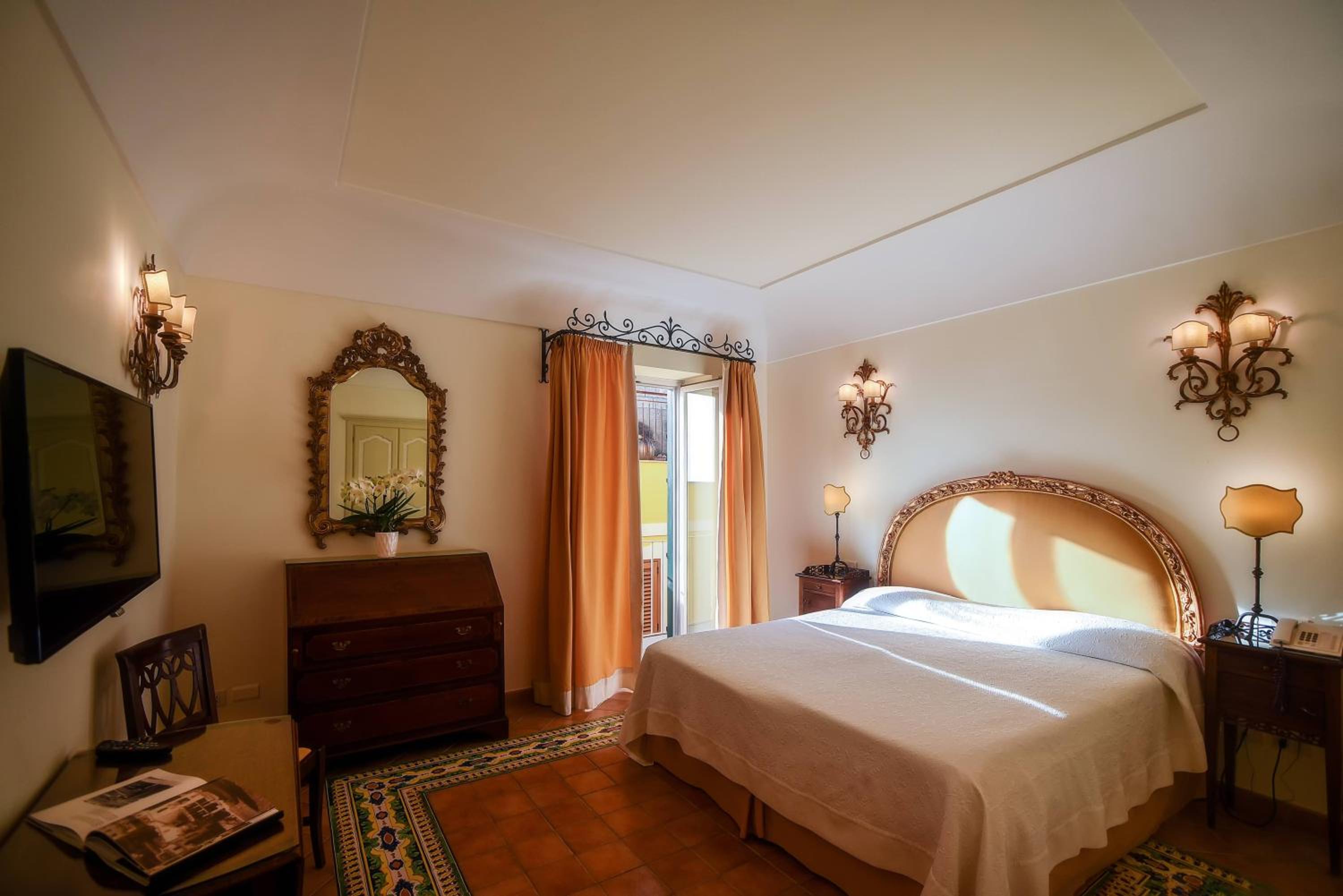 Standard Double Room - Photo 2