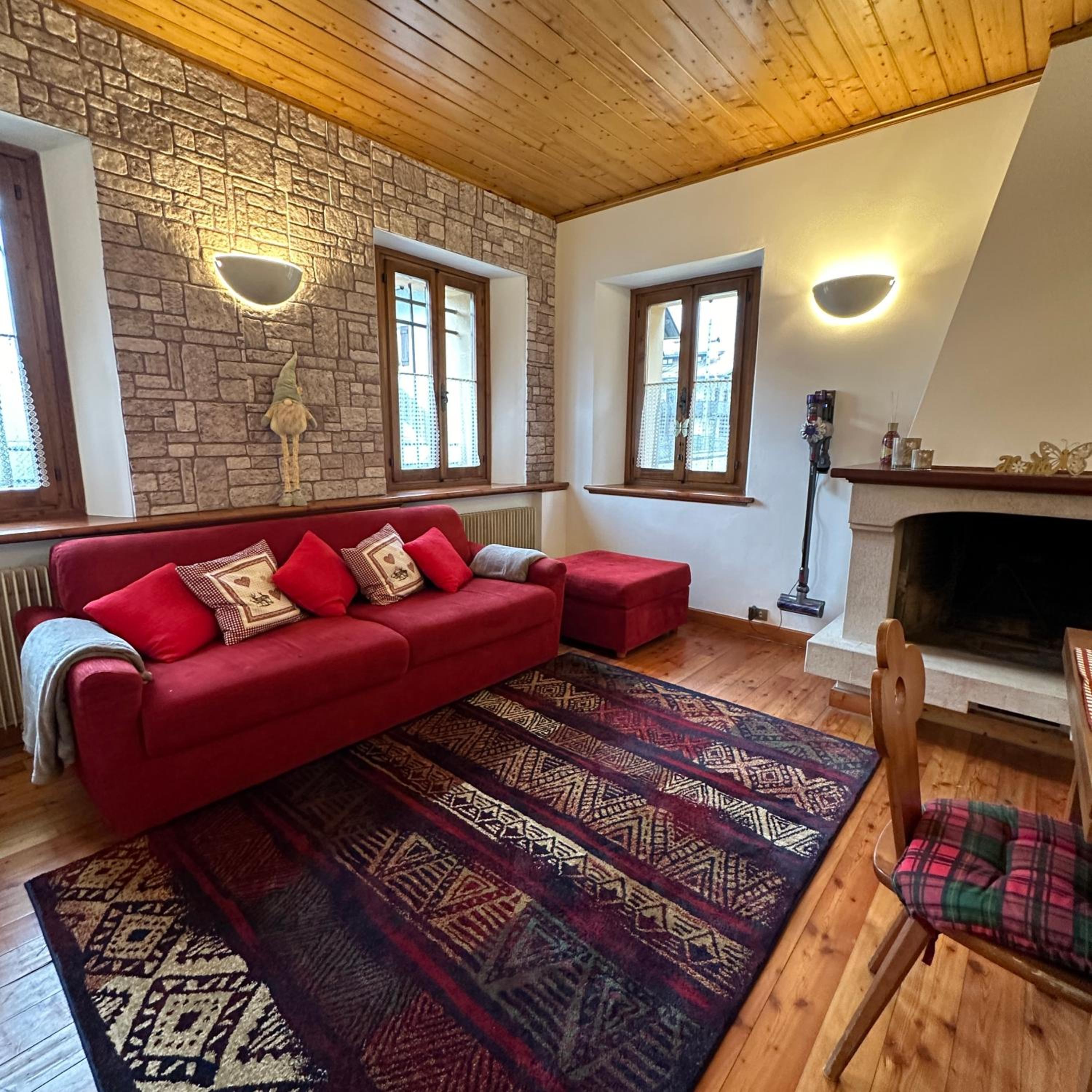 Three-Bedroom Apartment photo 1