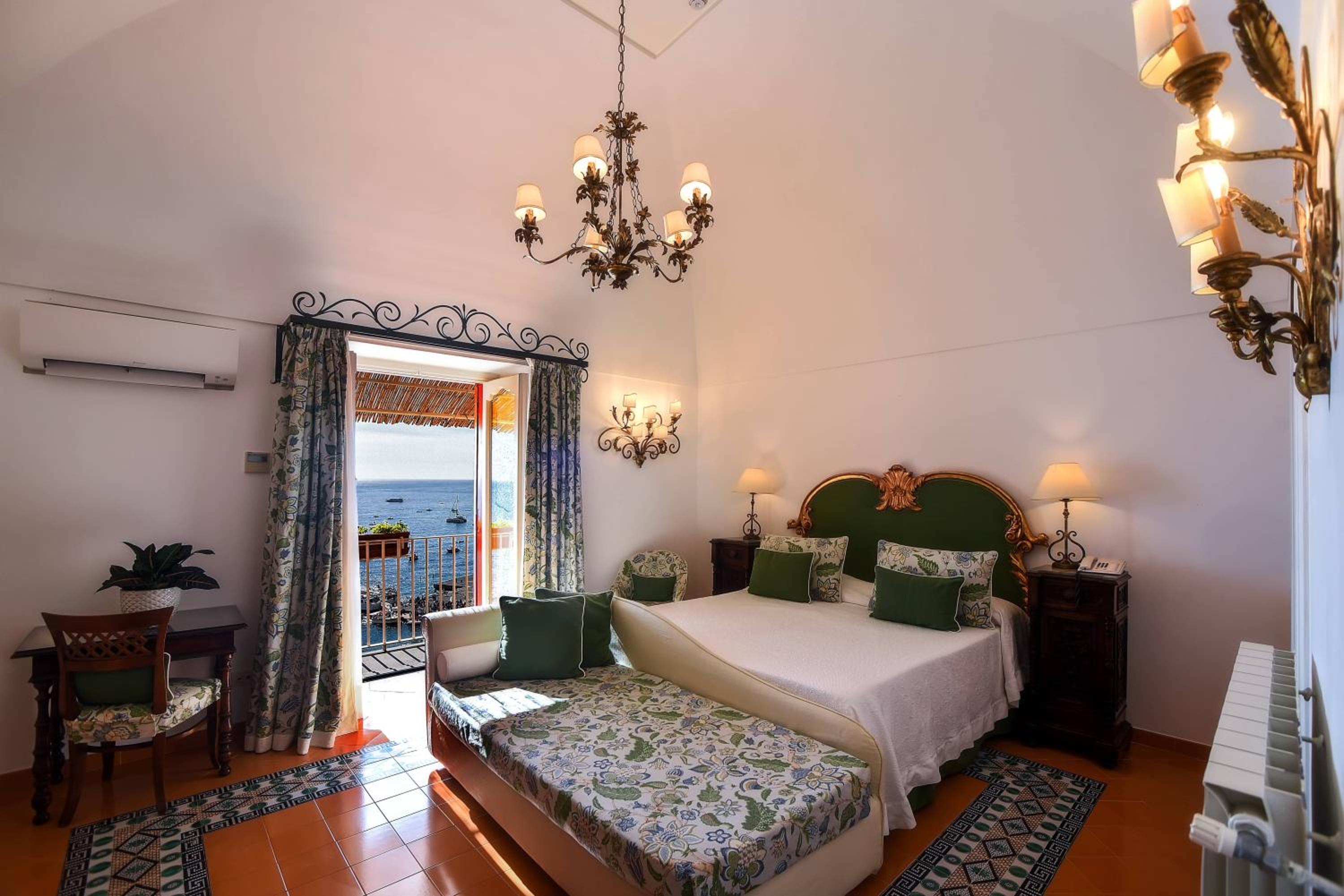 Double Room with Sea View - Photo 1