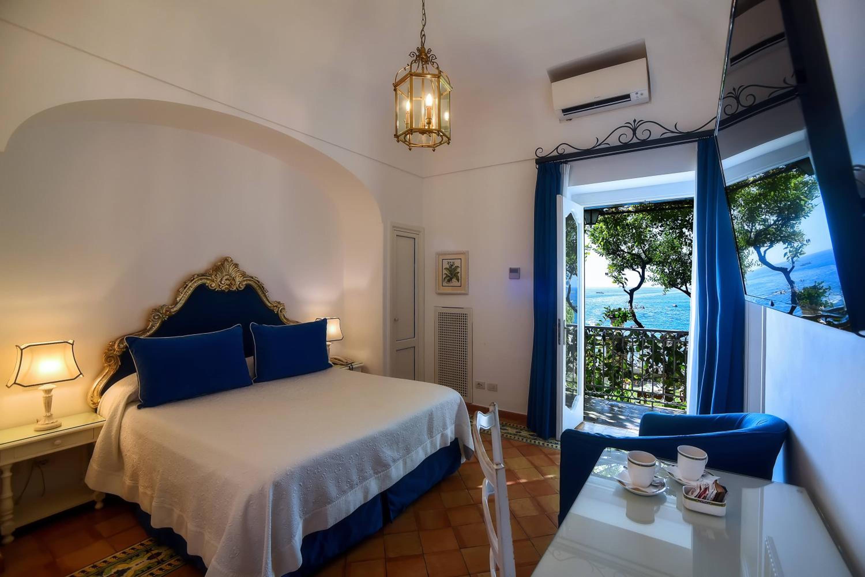 Double Room with Sea View - Photo 4
