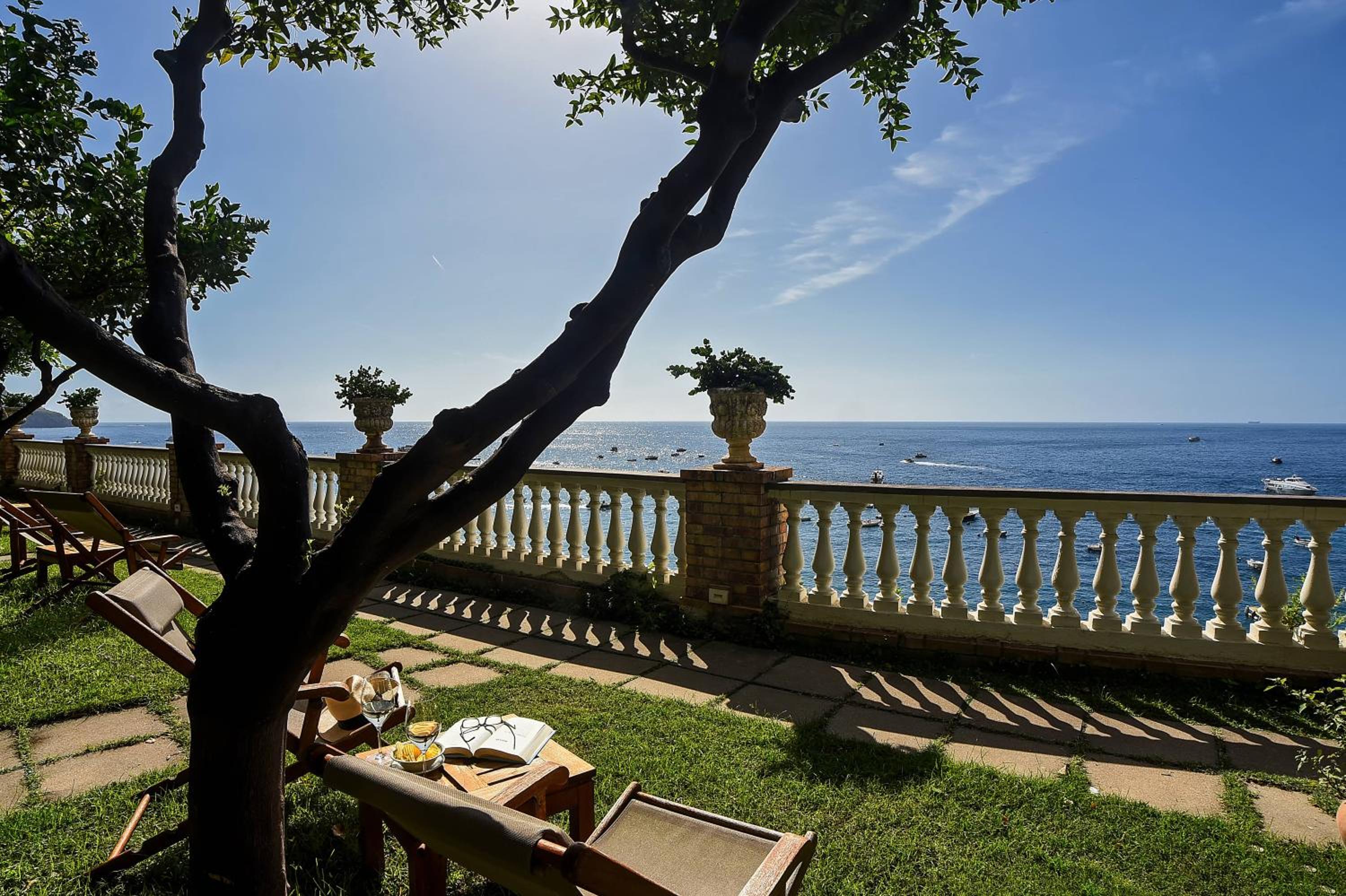 Double Room with Sea View - Photo 2