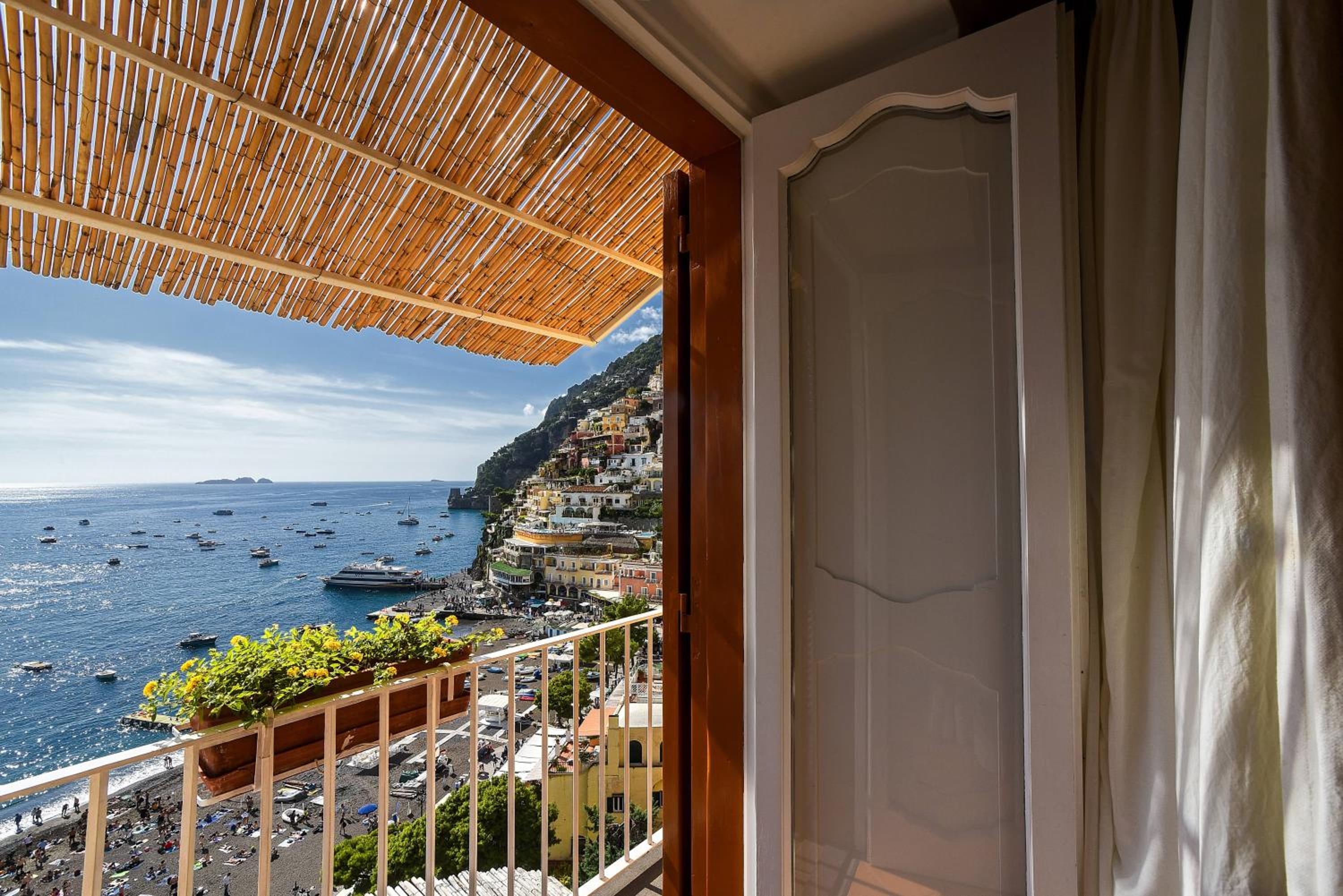 Double Room with Sea View - Photo 7